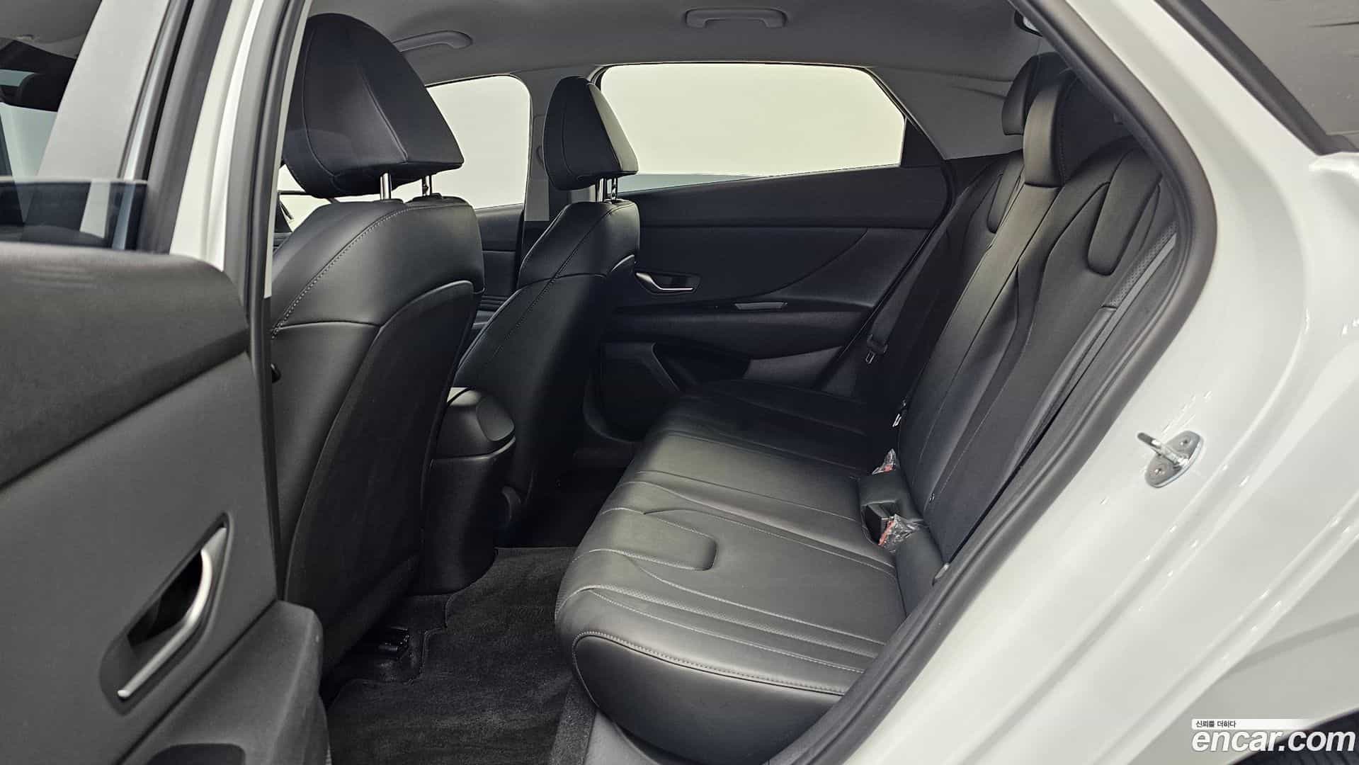 AVANTE Hyundai 2022.1-OPTION-016