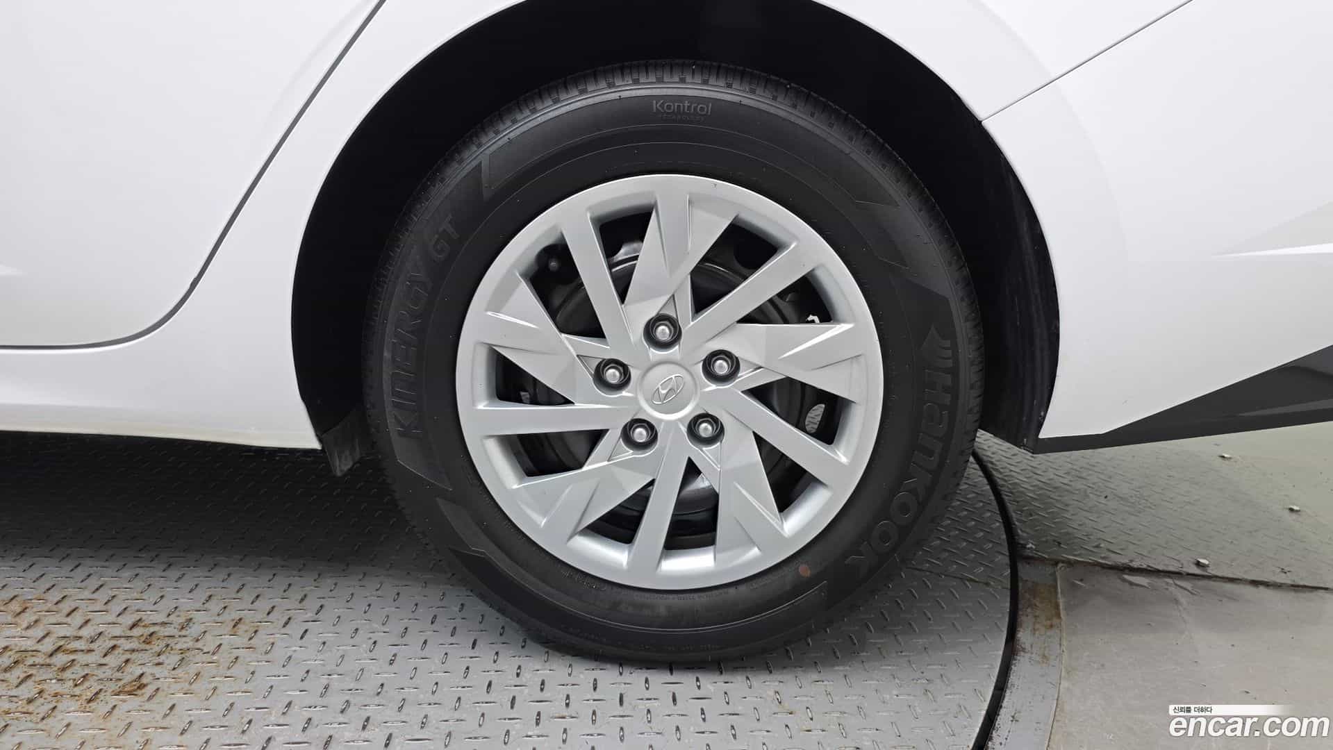 AVANTE Hyundai 2022.1-OUTER-031
