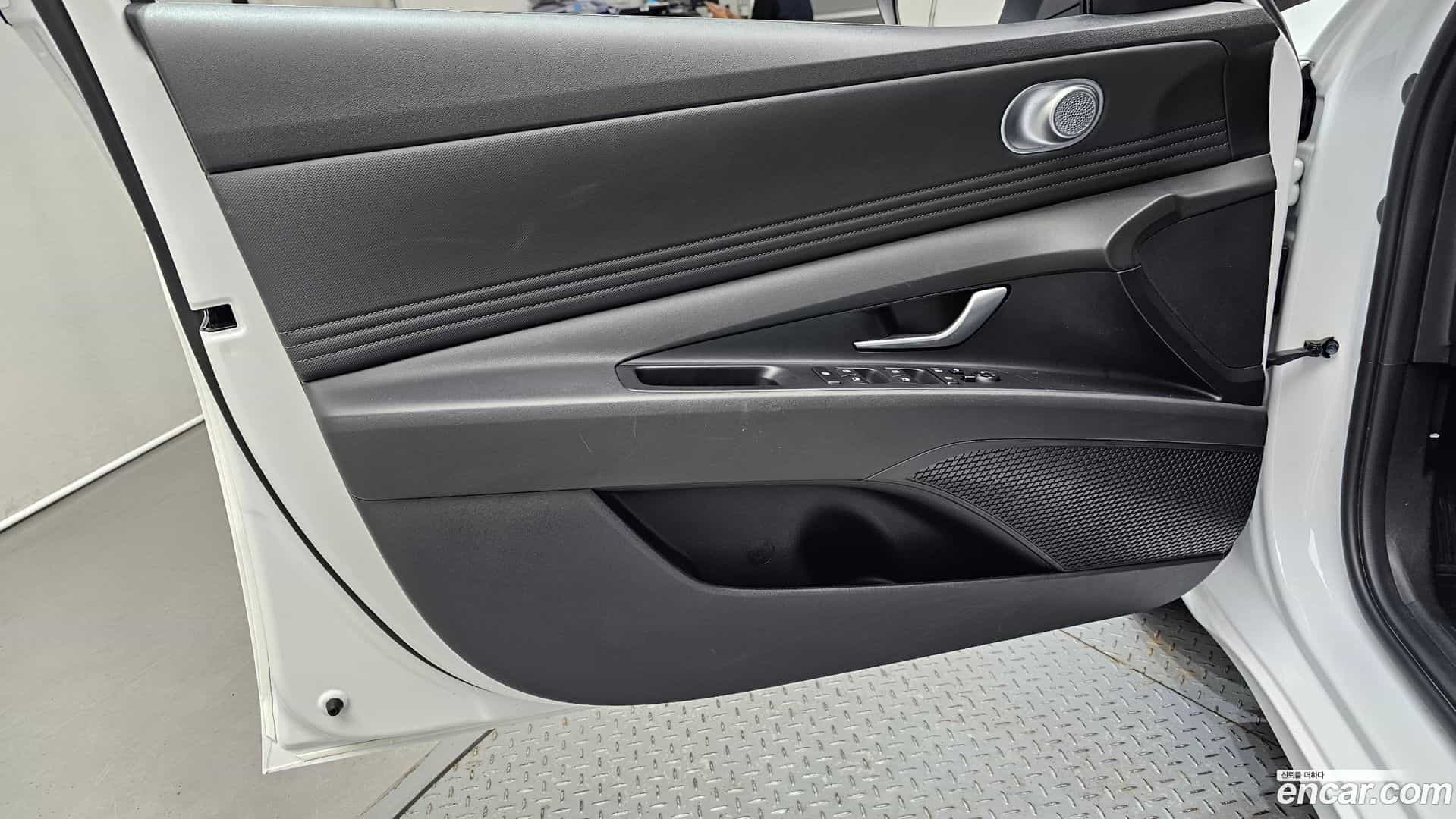 AVANTE Hyundai 2022.1-INNER-034