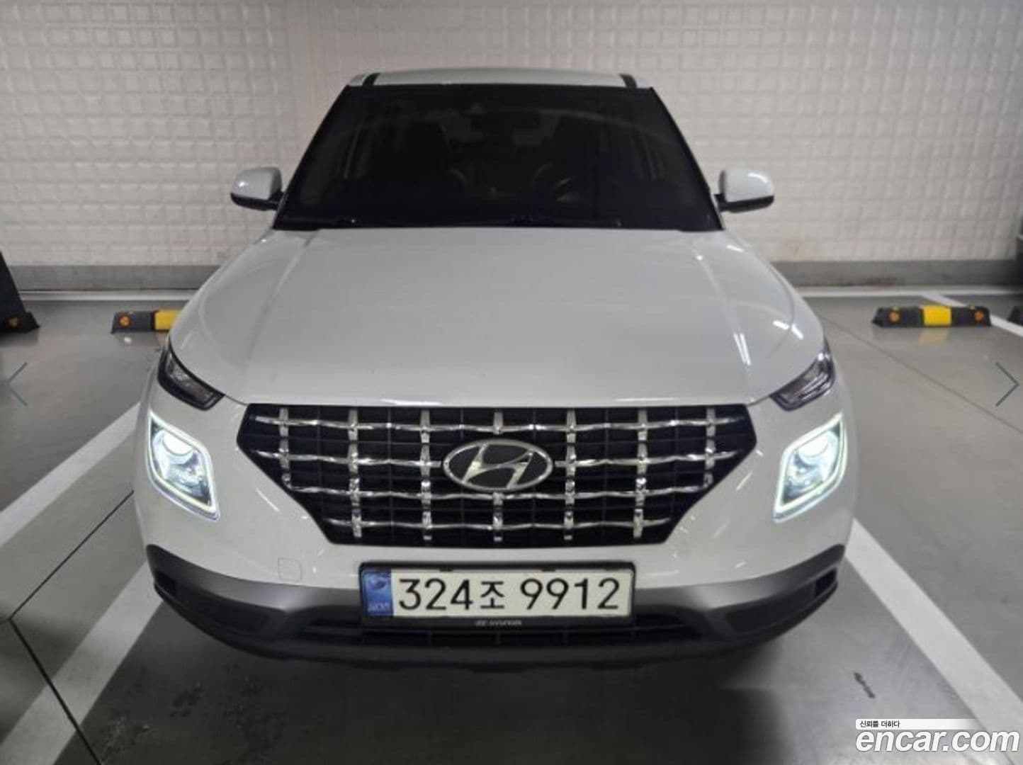 Main__Slider__Photo:Venue Hyundai 2022.5-0