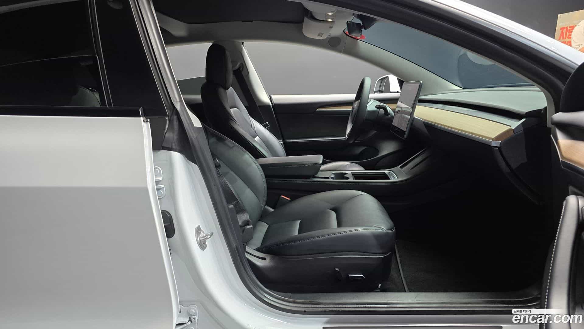 Model 3 Tesla 2021.8-INNER-036