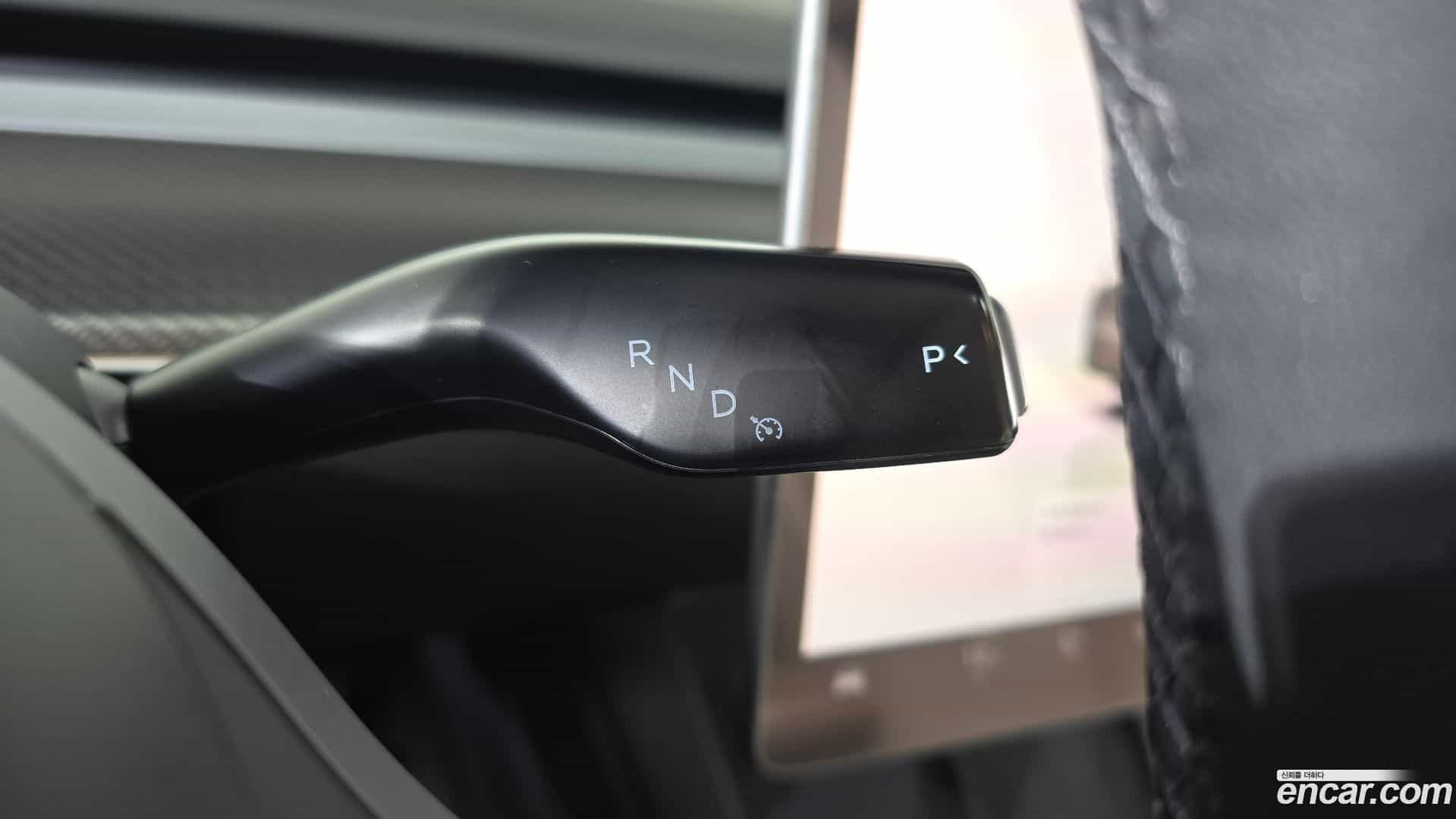 Model Y Tesla 2023.10-INNER-009