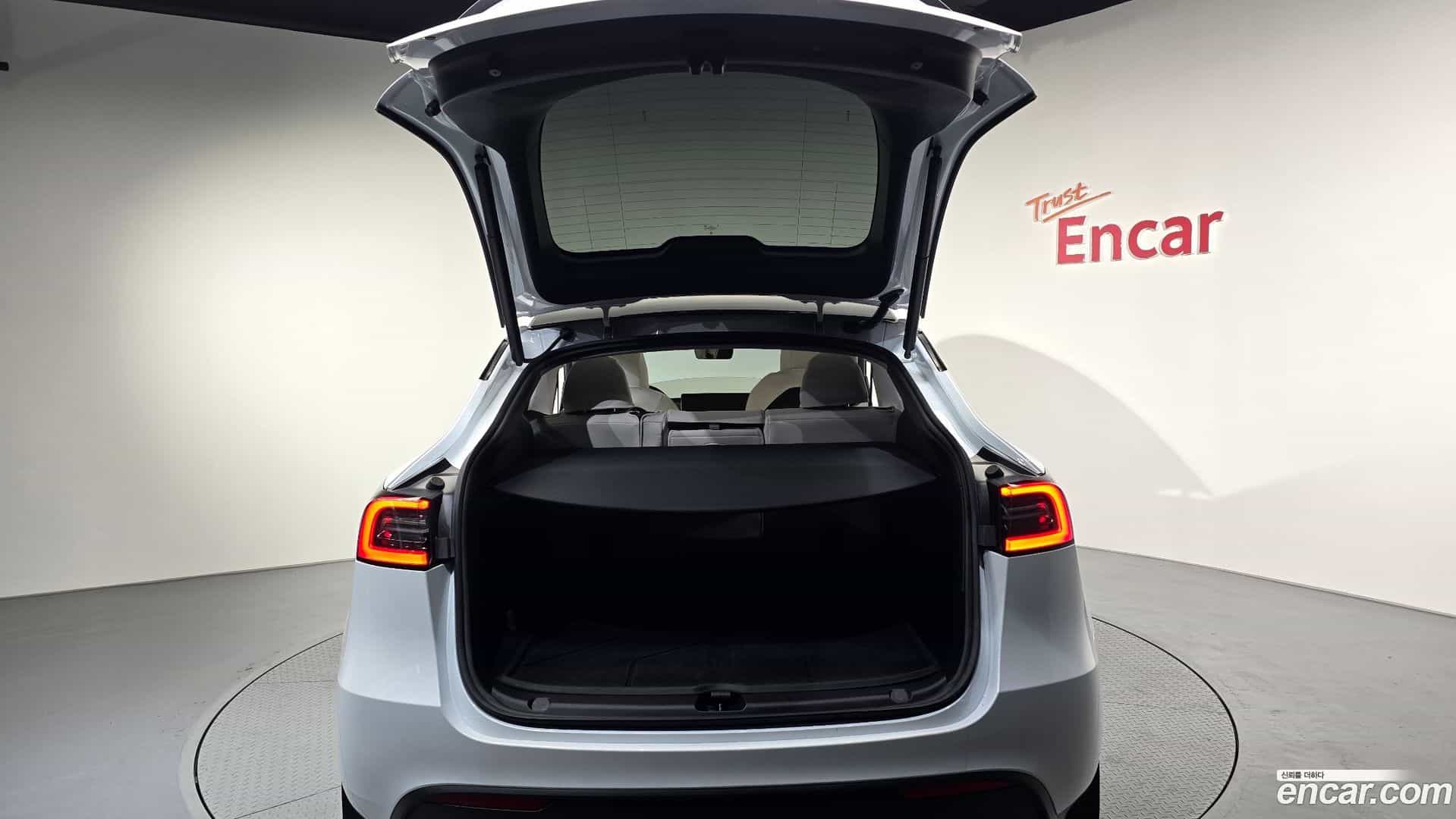 Model Y Tesla 2023.10-OPTION-021