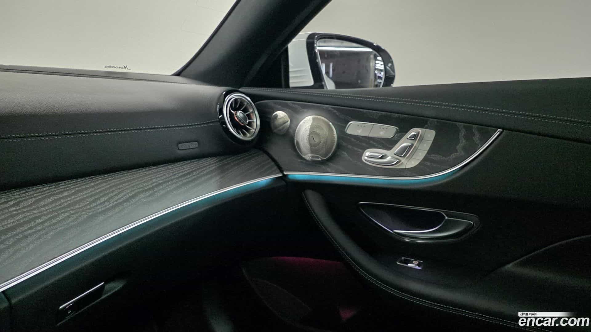 E-Class Mercedes-Benz 2021.7-OPTION-017
