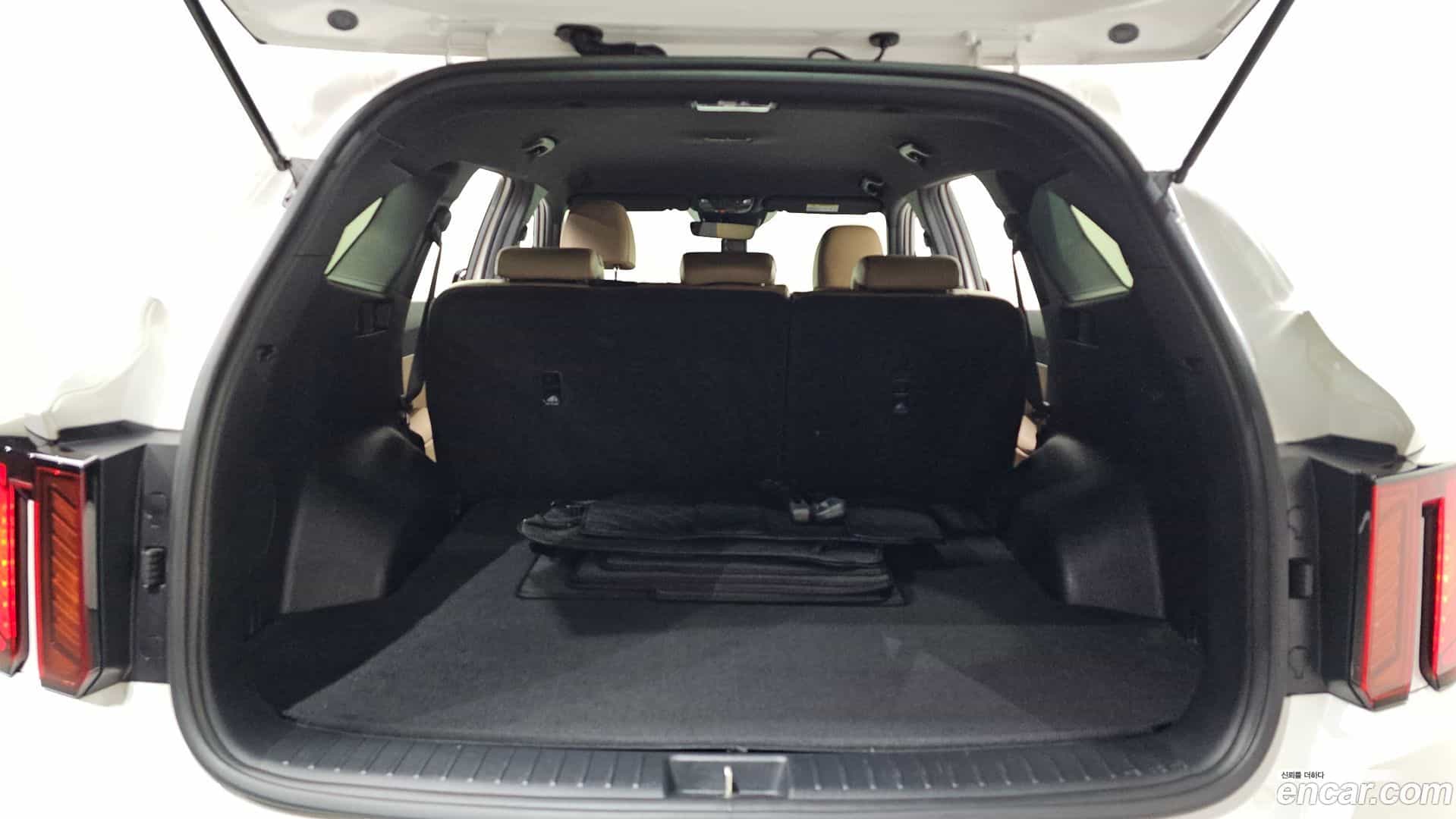 Sorento Kia 2023.9-OPTION-024