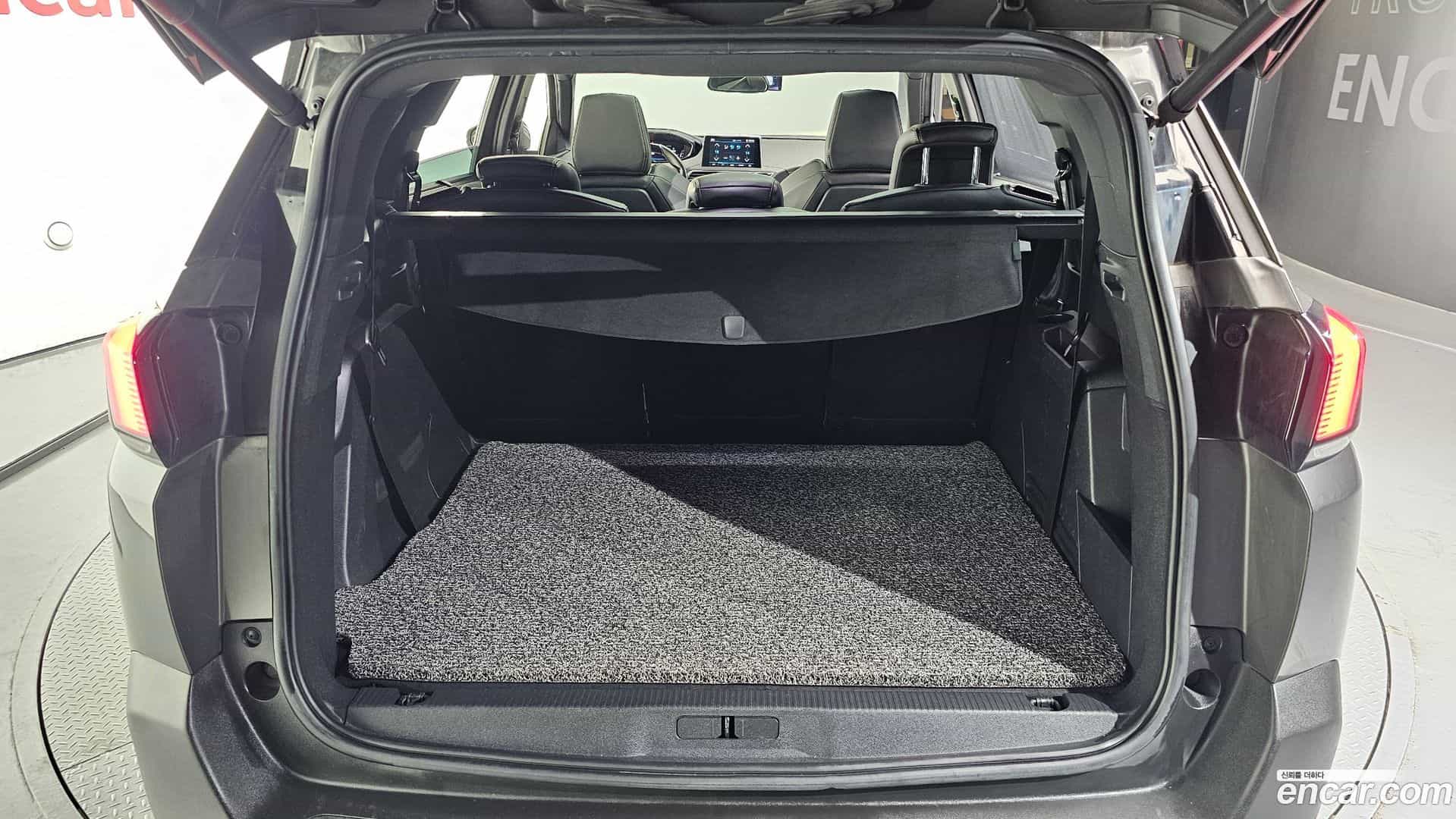 5008 Peugeot 2018.6-OPTION-024