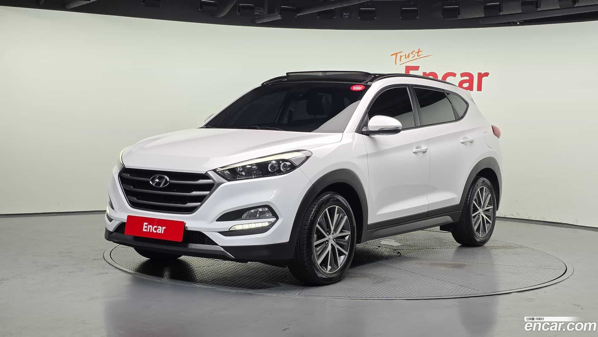 Tucson Hyundai 2015.10-OUTER-001