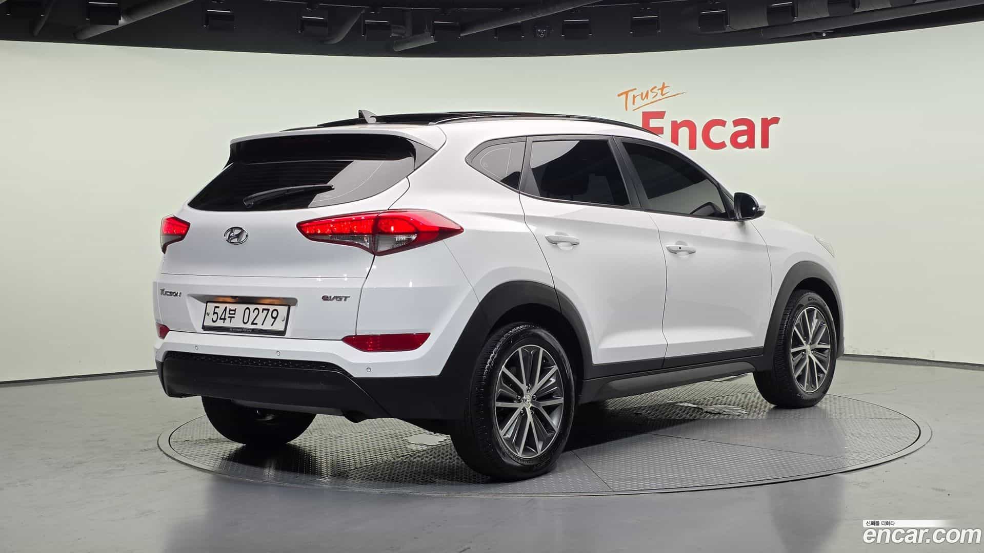 Tucson Hyundai 2015.10-OUTER-002