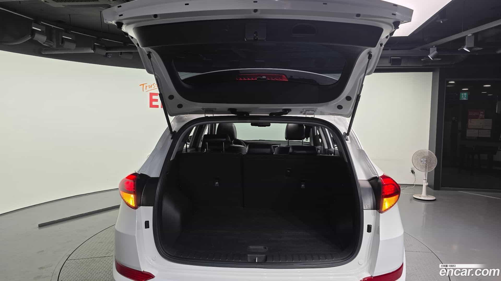 Tucson Hyundai 2015.10-OPTION-024