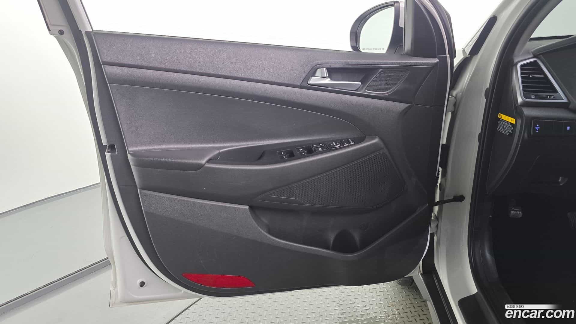 Tucson Hyundai 2015.10-INNER-034