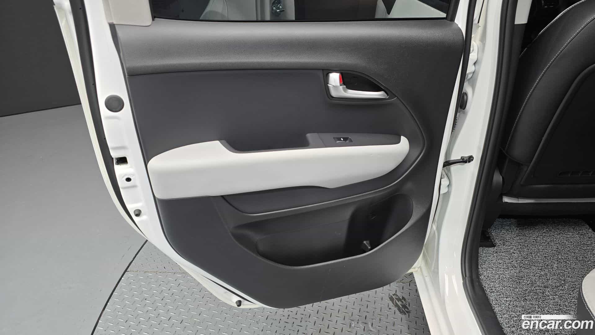 RAY Kia 2025.6-INNER-035