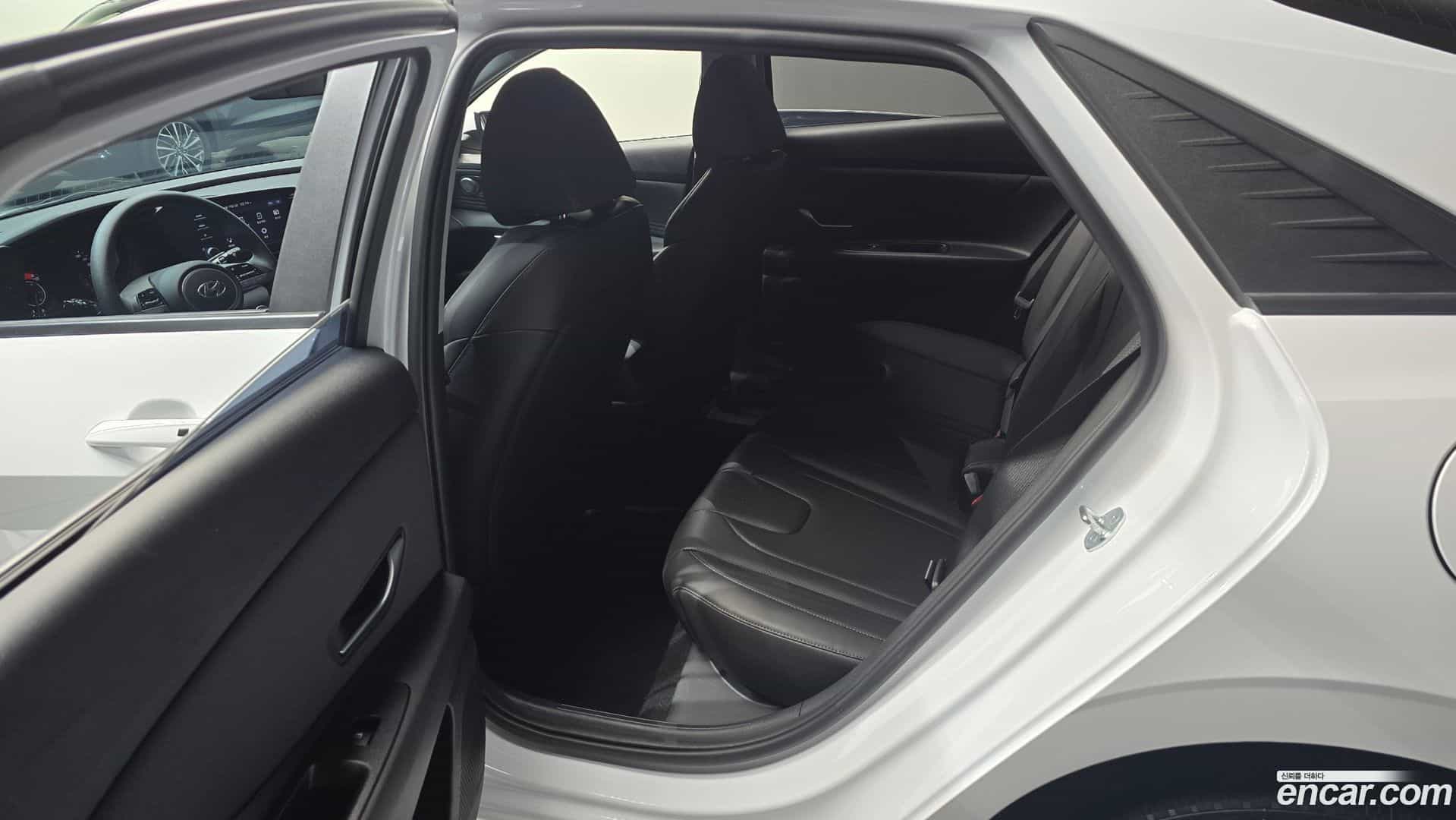 AVANTE Hyundai 2023.2-INNER-036