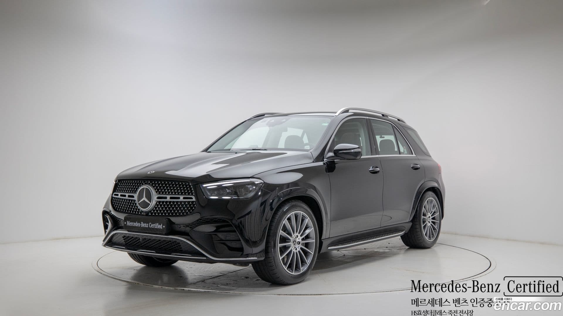 Main__Slider__Photo:GLE-Class Mercedes-Benz 2025.11-0