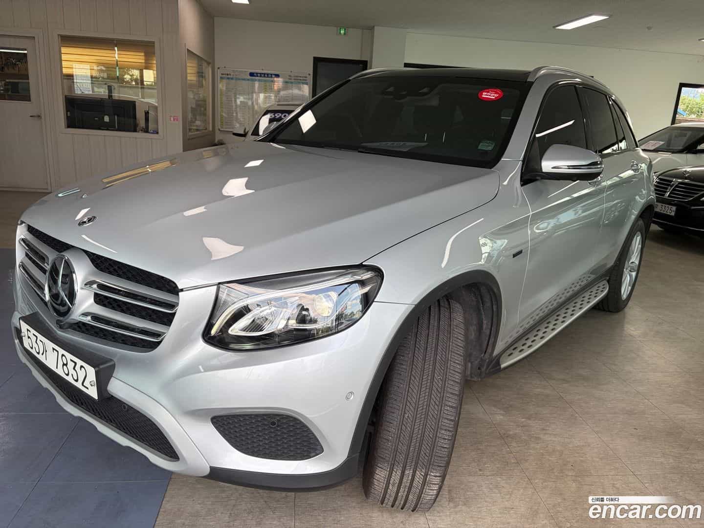 GLC-Class Mercedes-Benz 2018.10-OUTER-001