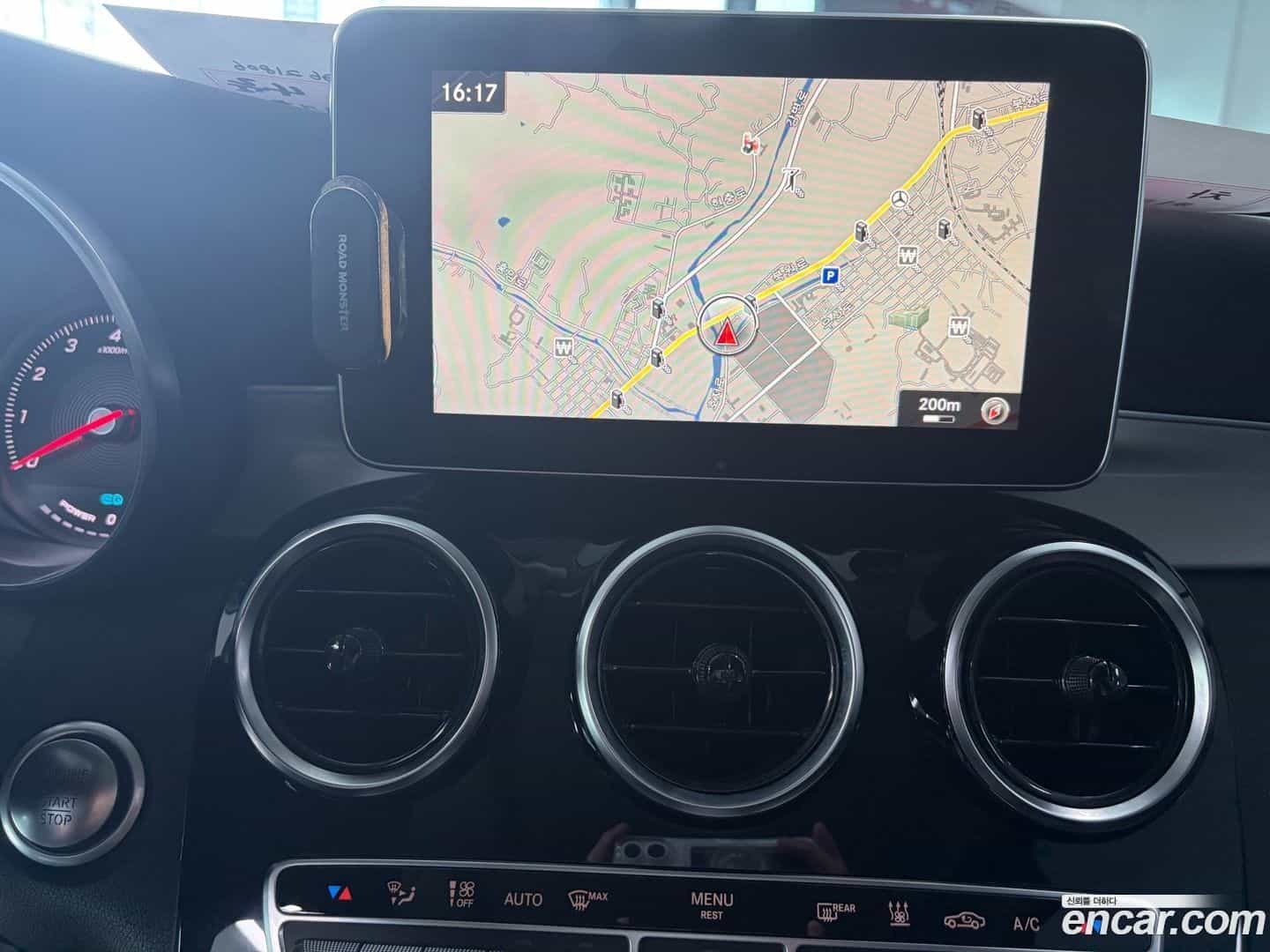 GLC-Class Mercedes-Benz 2018.10-OPTION-015