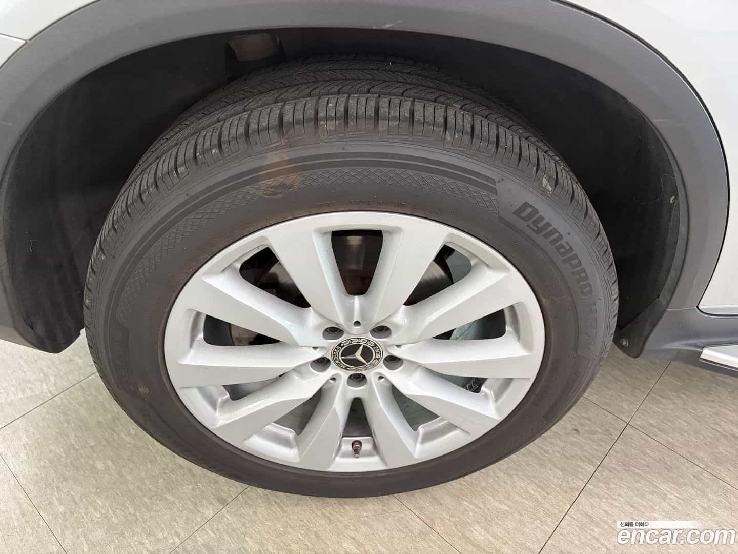 GLC-Class Mercedes-Benz 2018.10-OPTION-024