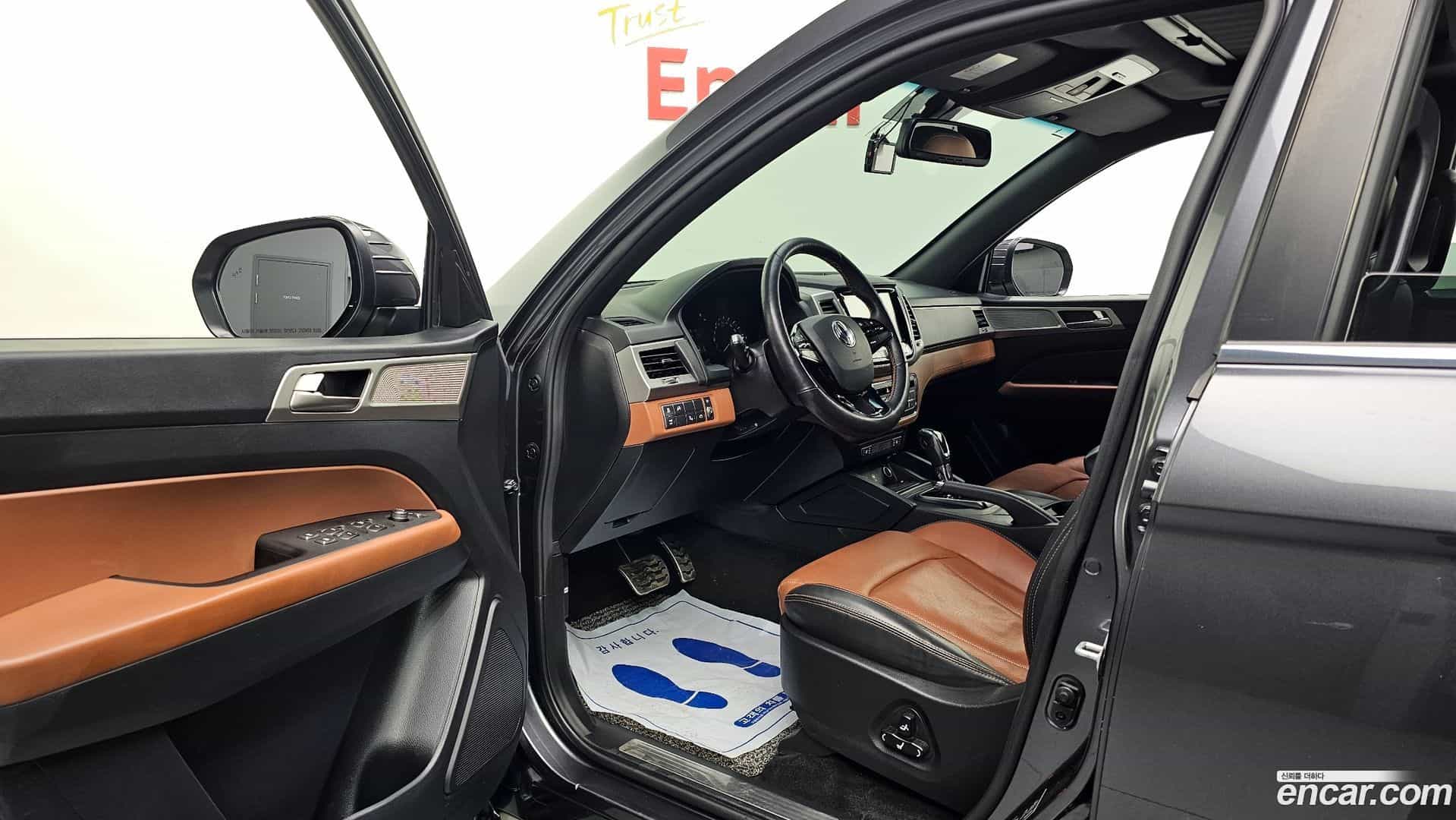 Rexton KG Mobility 2018.10-INNER-010
