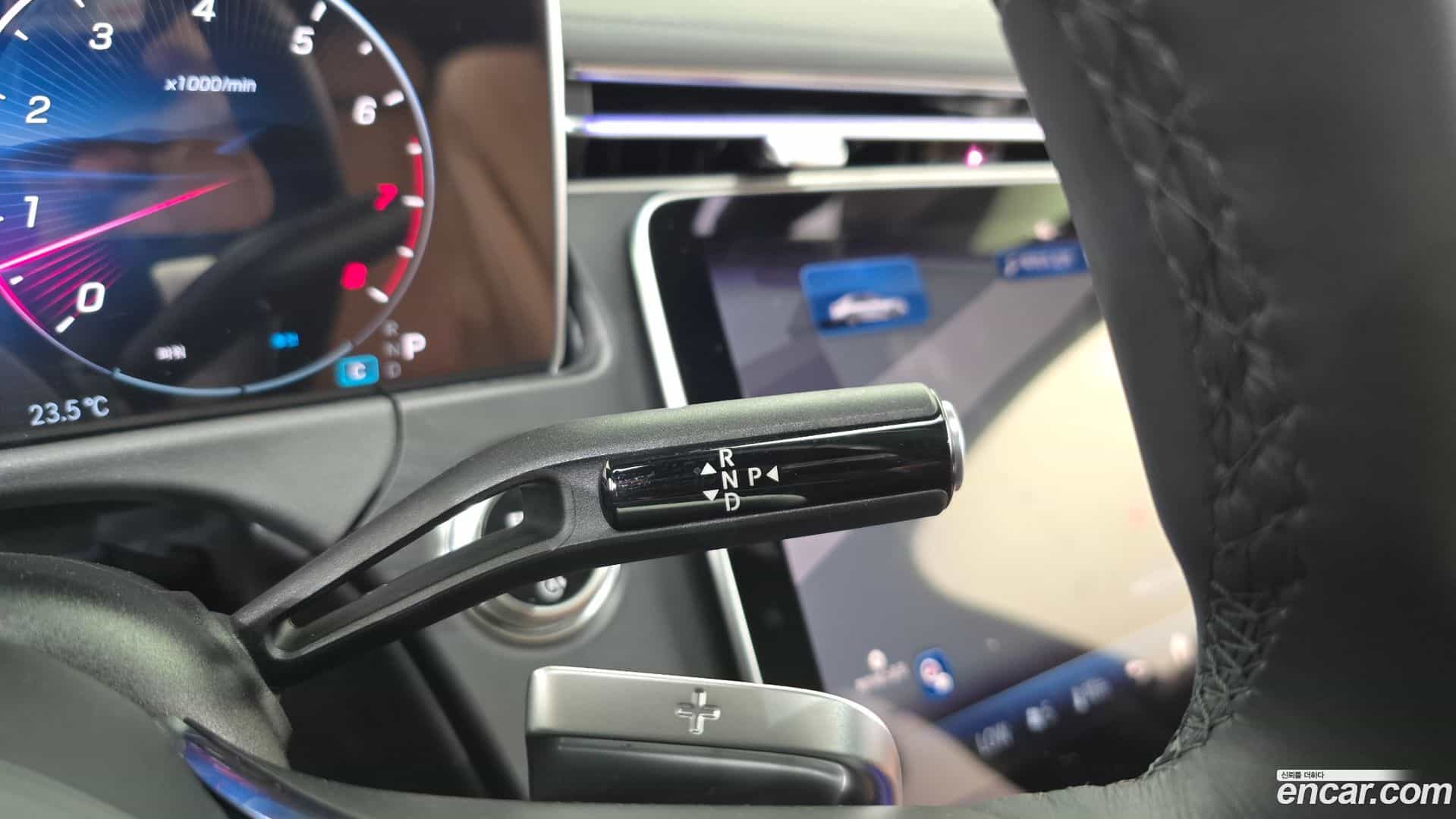 E-Class Mercedes-Benz 2025.4-INNER-009