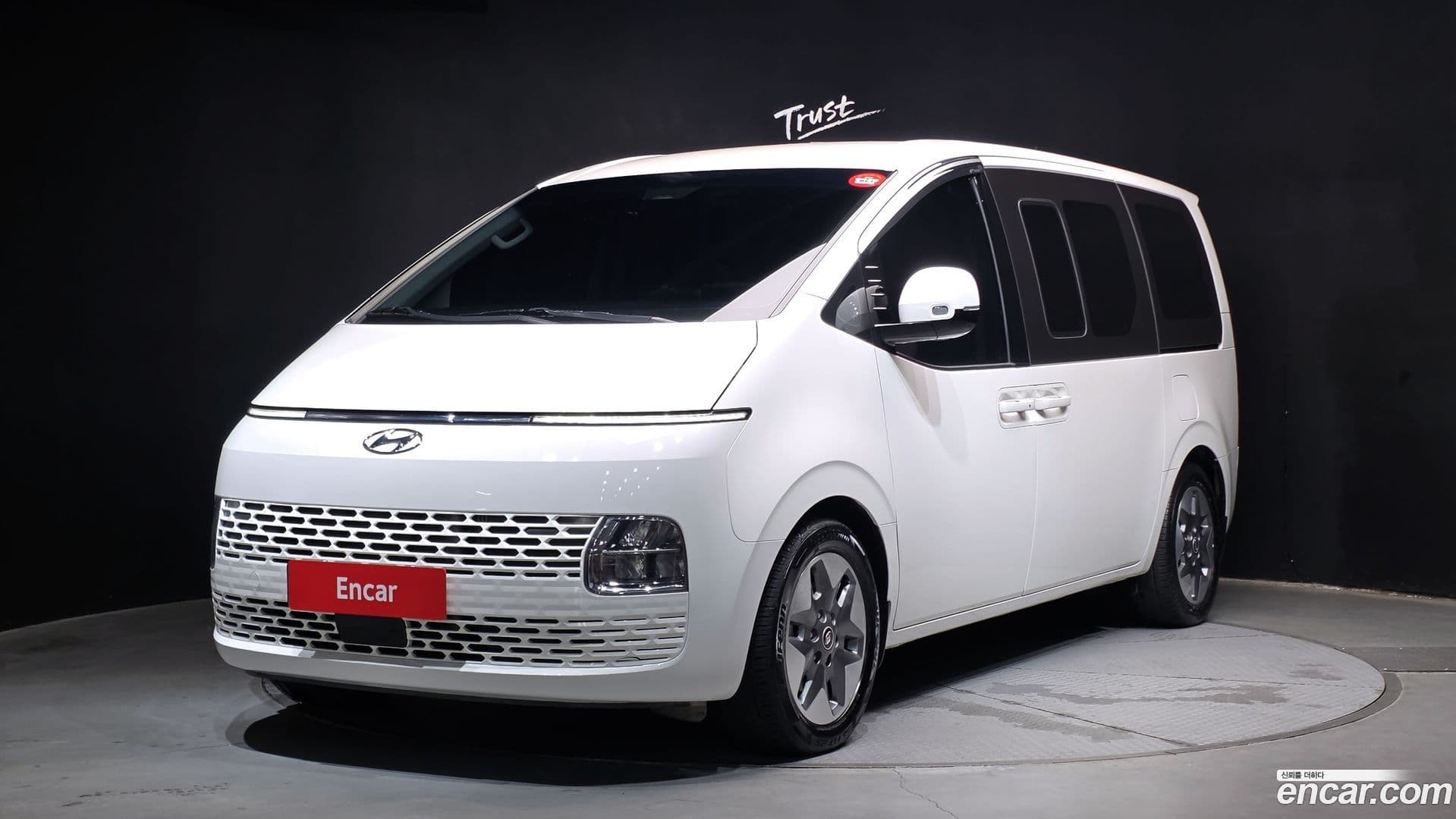 Main__Slider__Photo:Staria Hyundai 2023.10-0