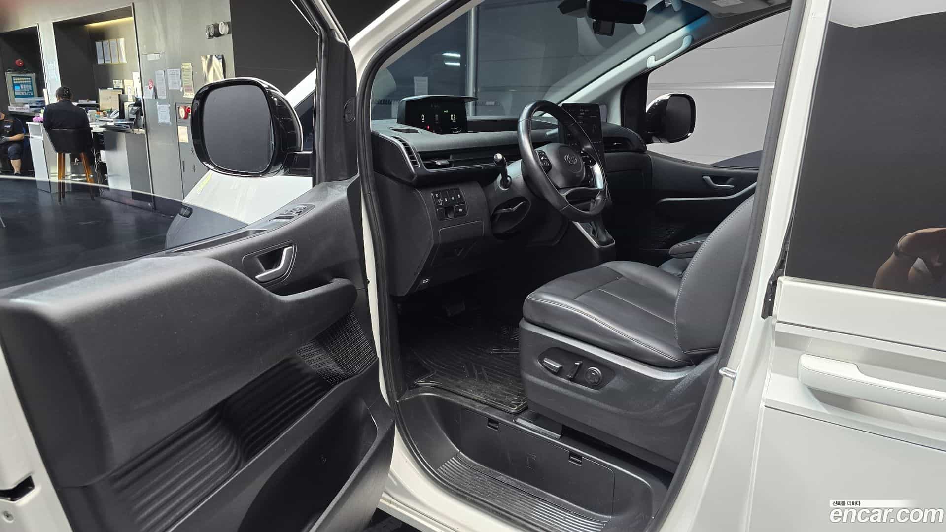 Staria Hyundai 2023.10-INNER-010