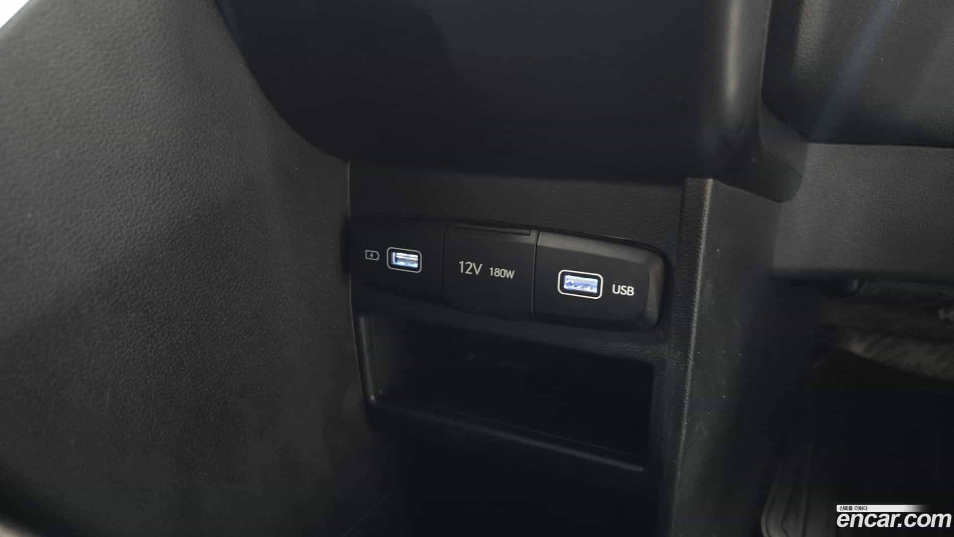Staria Hyundai 2023.10-OPTION-041