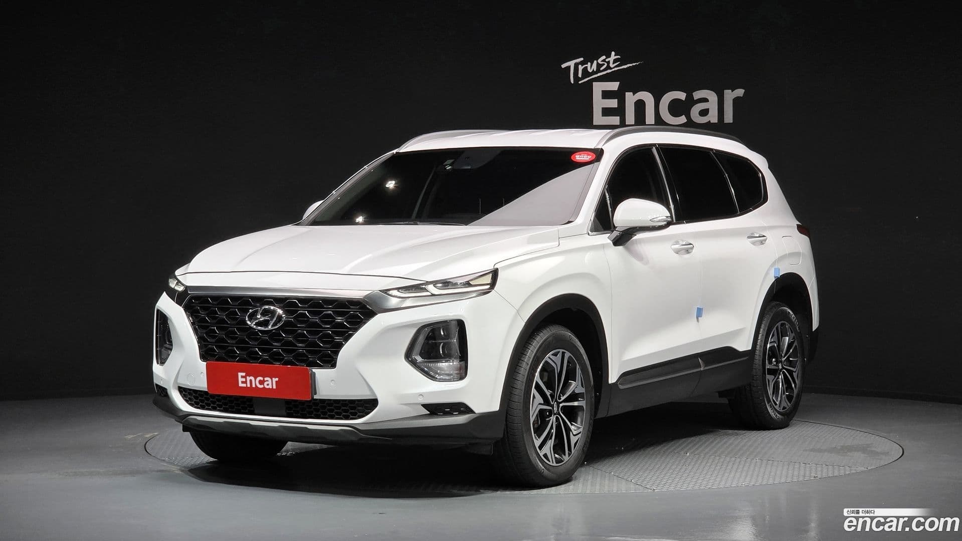 Main__Slider__Photo:Santafe Hyundai 2018.5-0