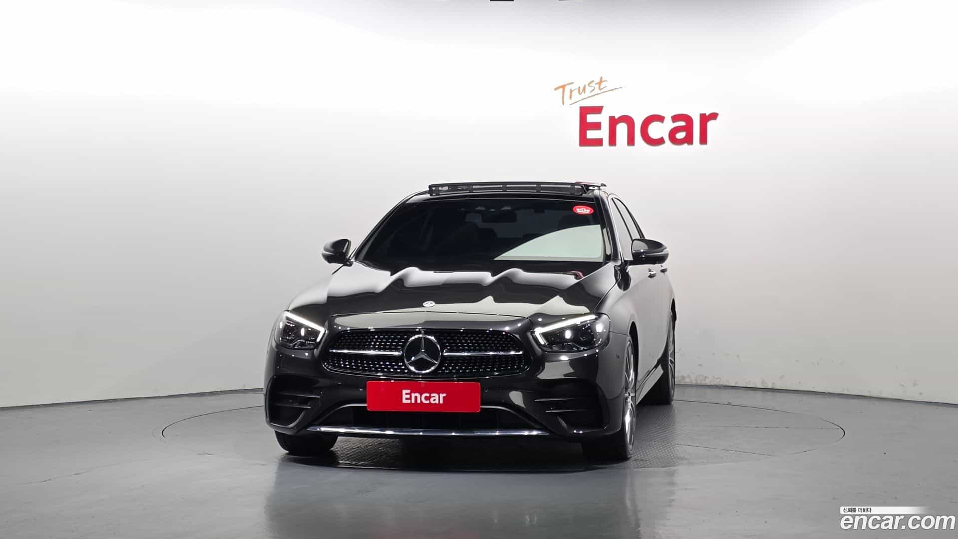 E-Class Mercedes-Benz 2022.8-OUTER-003