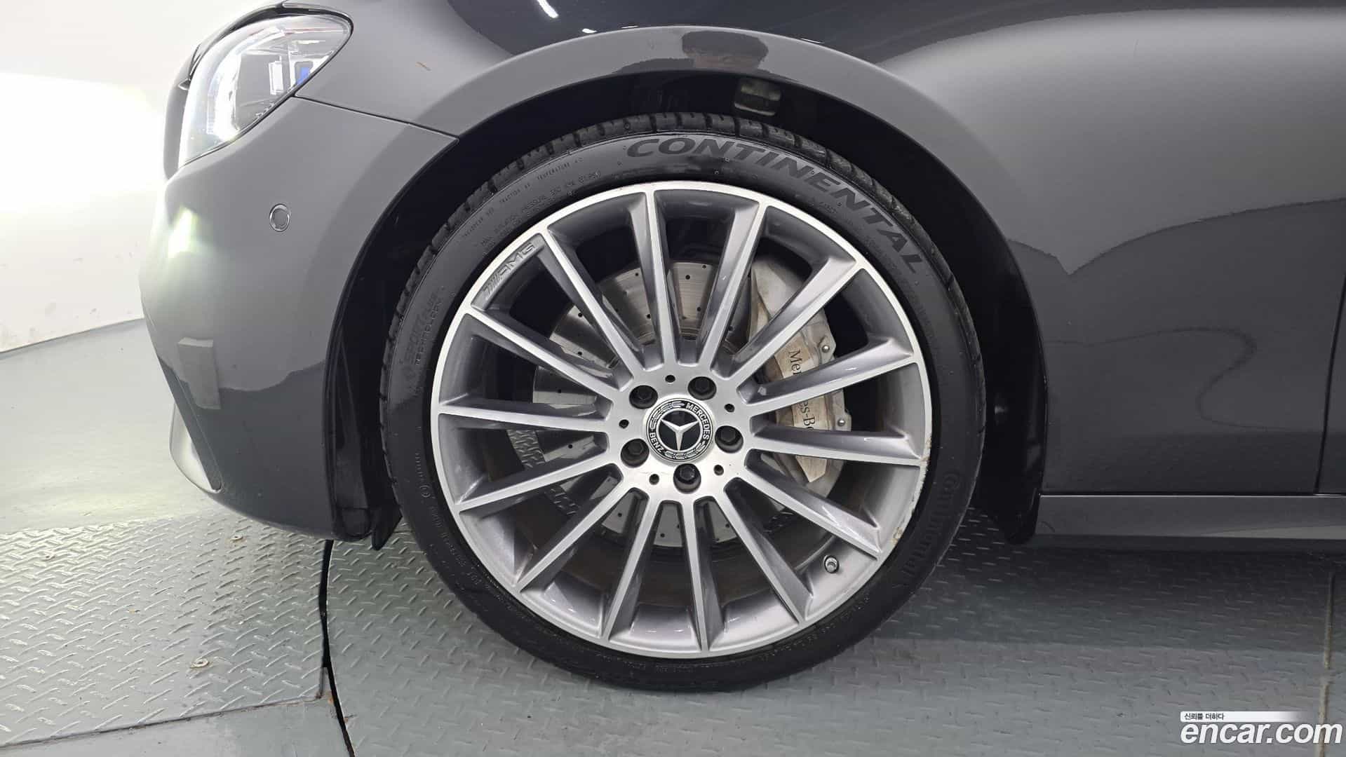 E-Class Mercedes-Benz 2022.8-OUTER-005