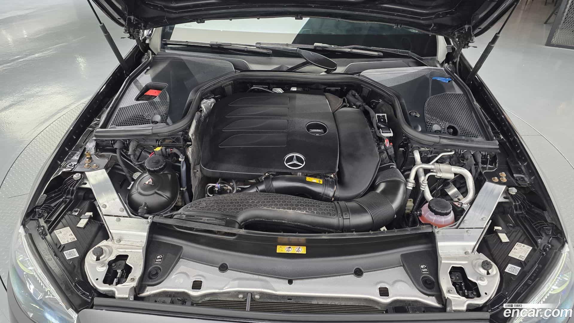 E-Class Mercedes-Benz 2022.8-OUTER-006