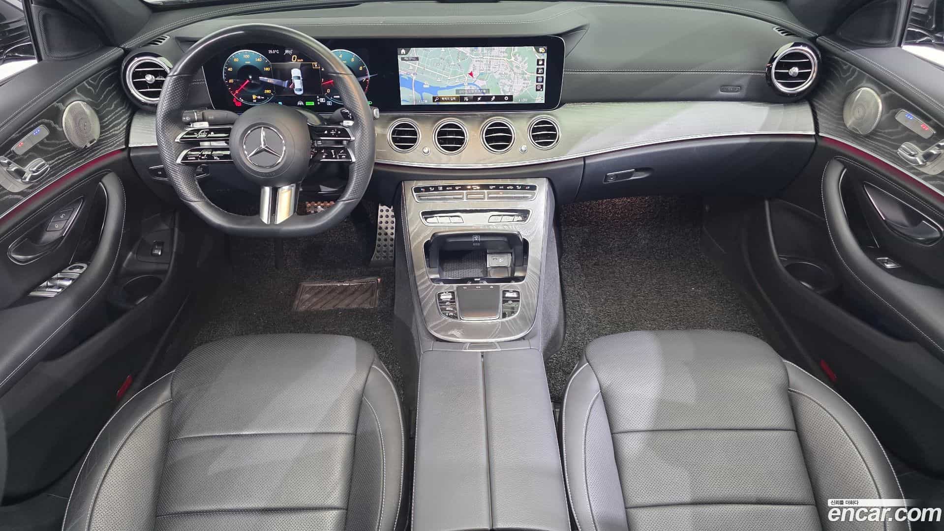 E-Class Mercedes-Benz 2022.8-INNER-007