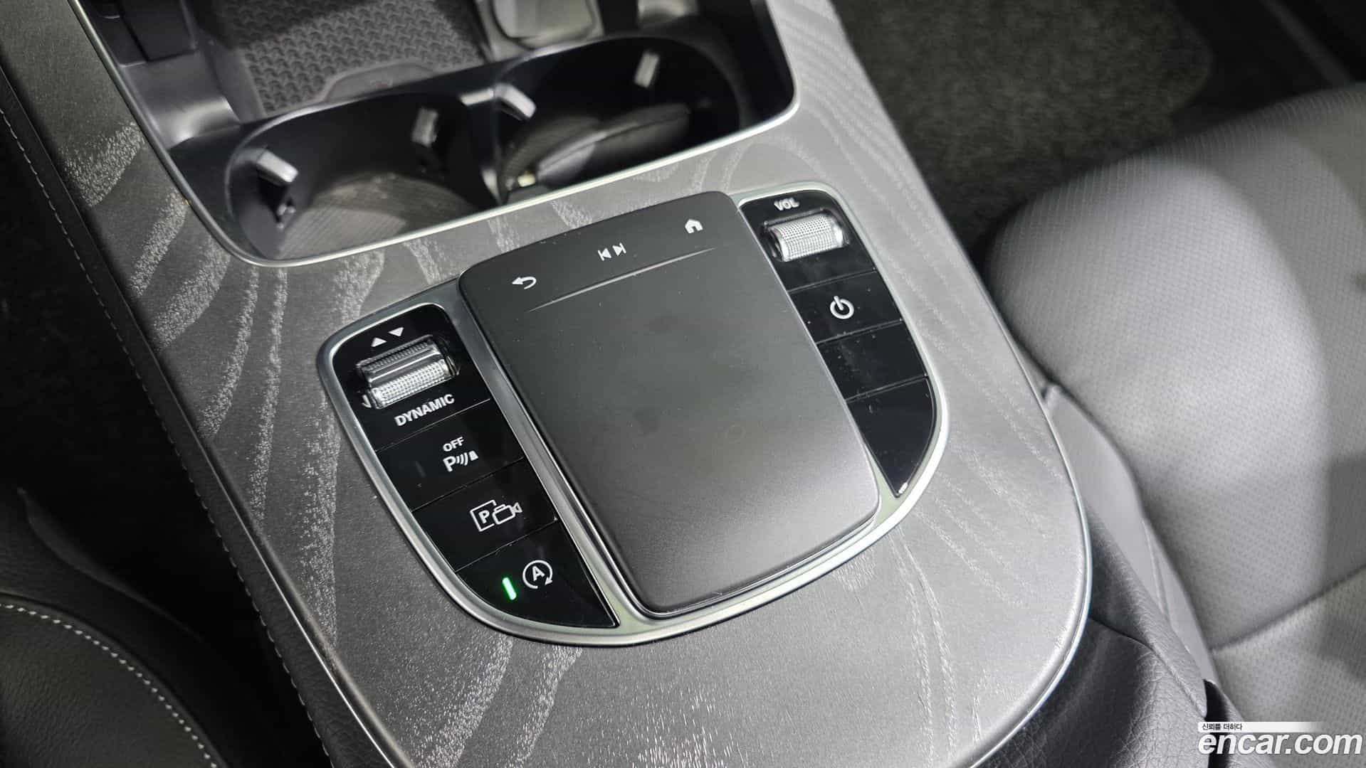 E-Class Mercedes-Benz 2022.8-OPTION-022