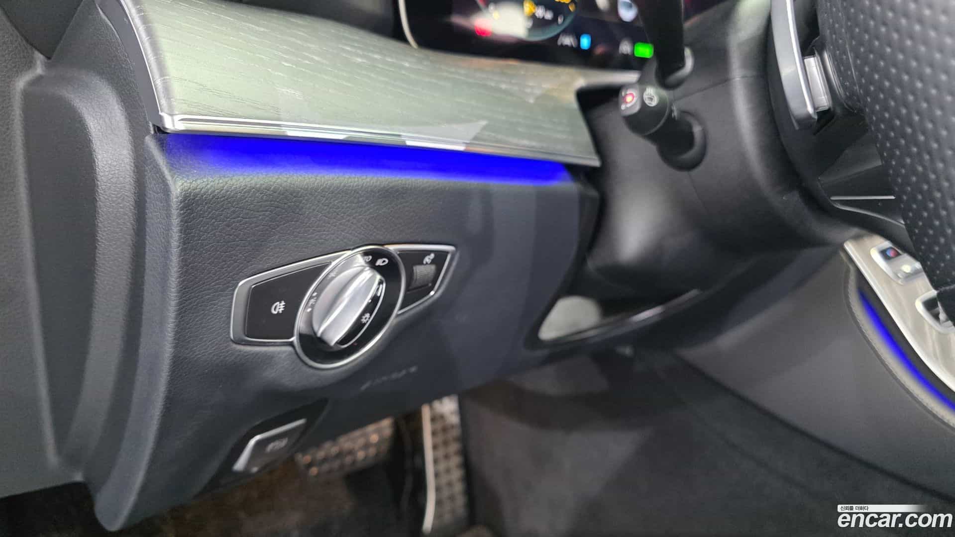 E-Class Mercedes-Benz 2022.8-OPTION-023