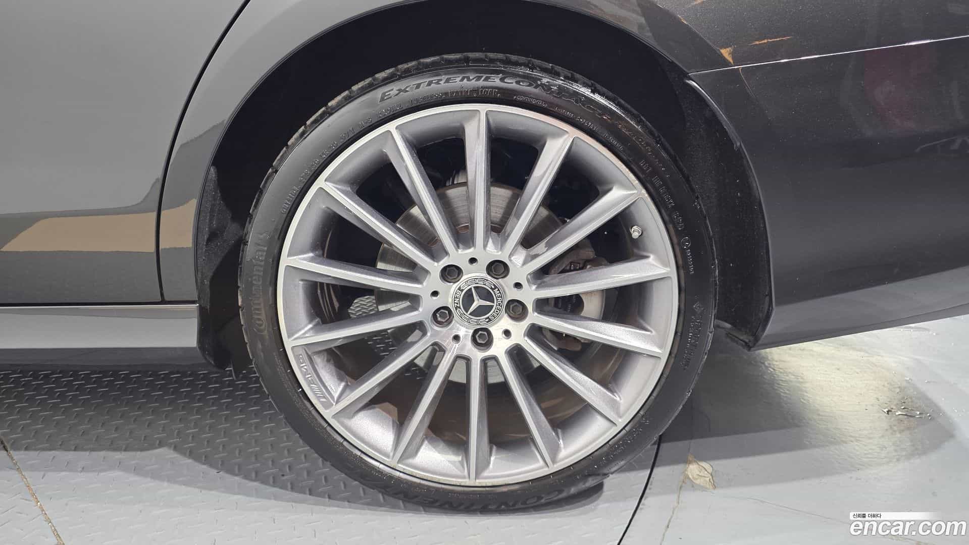 E-Class Mercedes-Benz 2022.8-OUTER-031