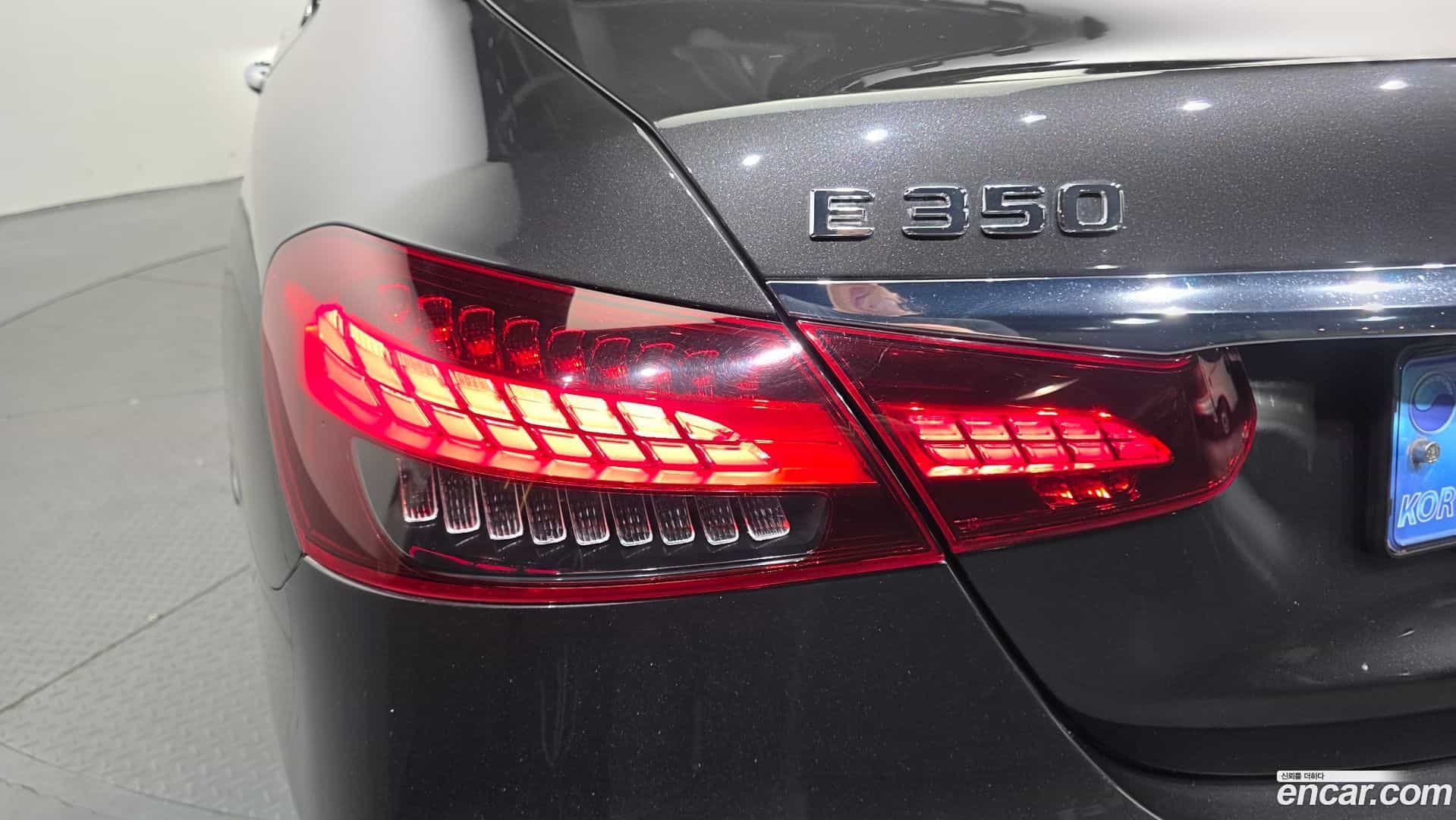 E-Class Mercedes-Benz 2022.8-OUTER-033
