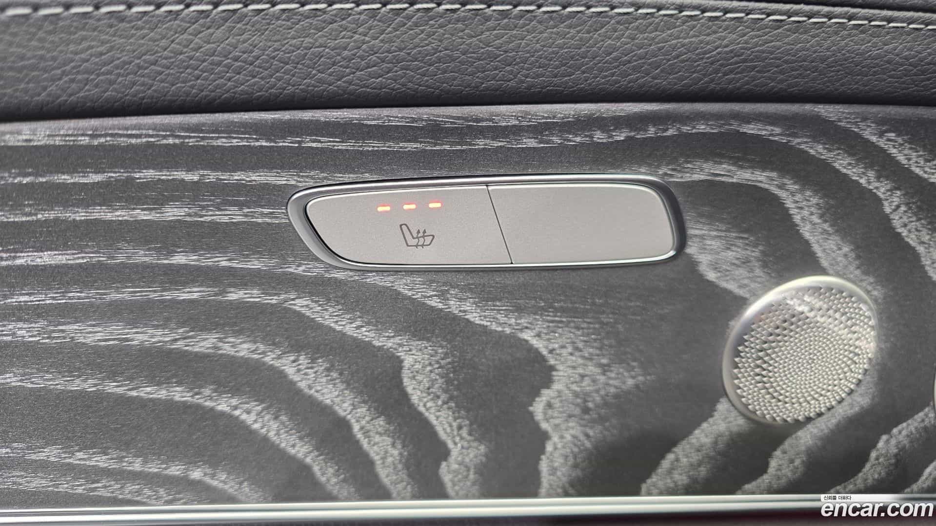 E-Class Mercedes-Benz 2022.8-OPTION-042