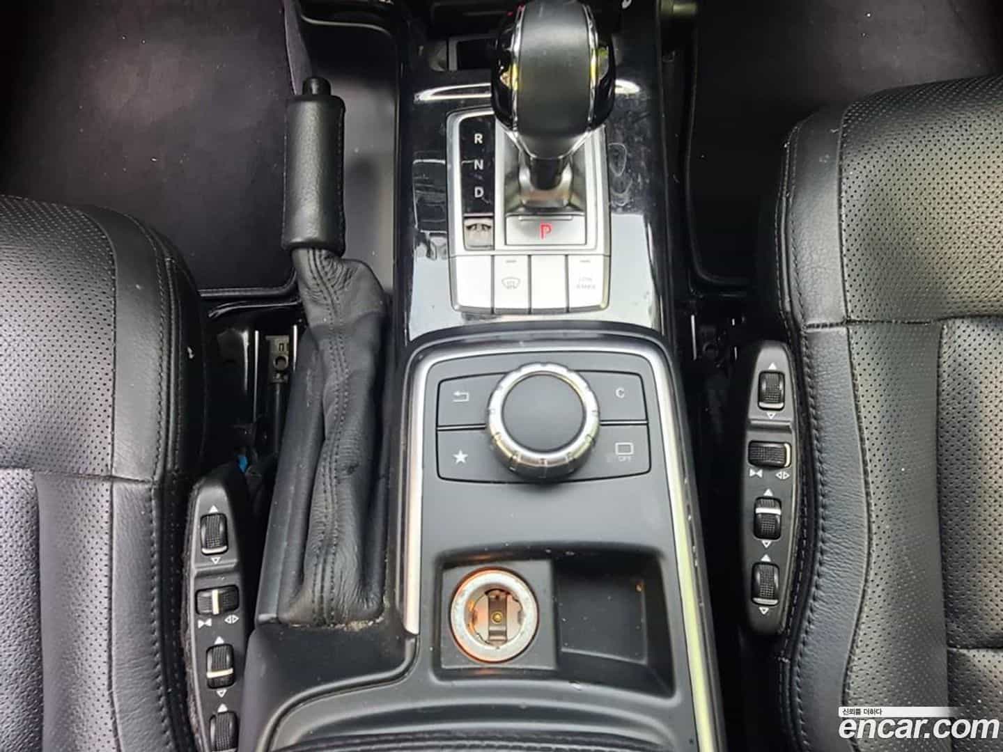 G-Class Mercedes-Benz 2017.10-INNER-009