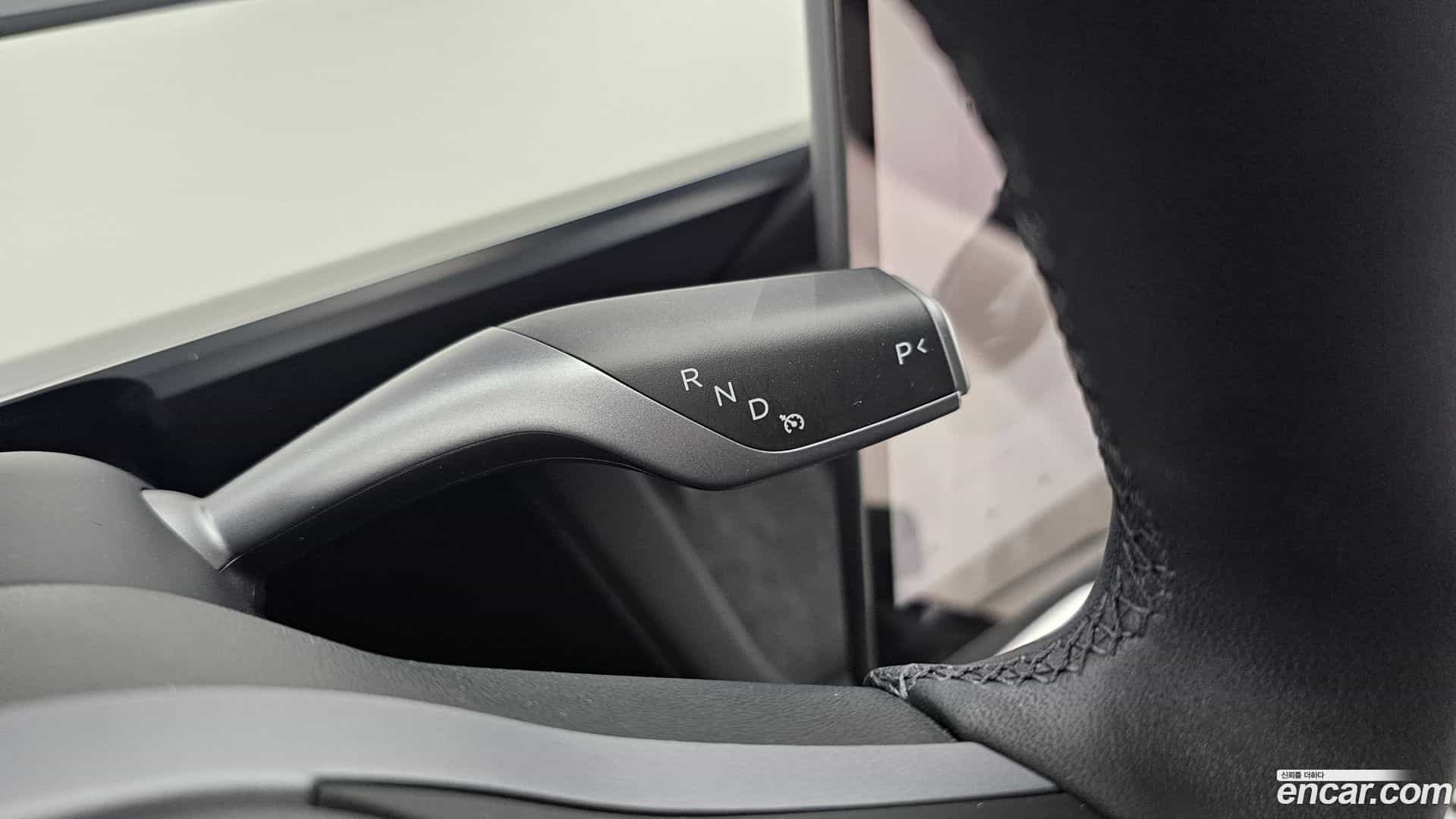 Model Y Tesla 2023.10-INNER-009
