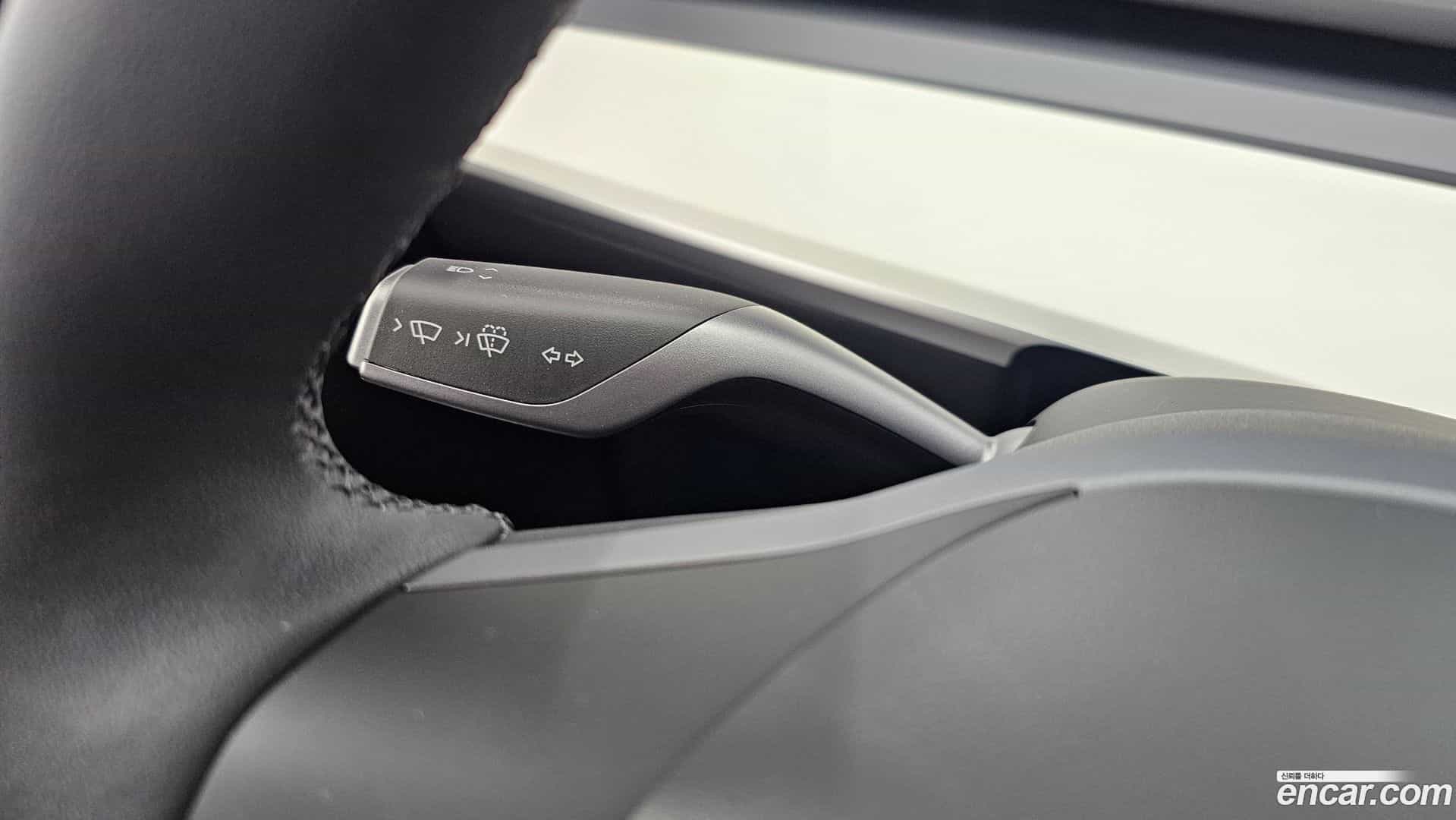 Model Y Tesla 2023.10-OPTION-041