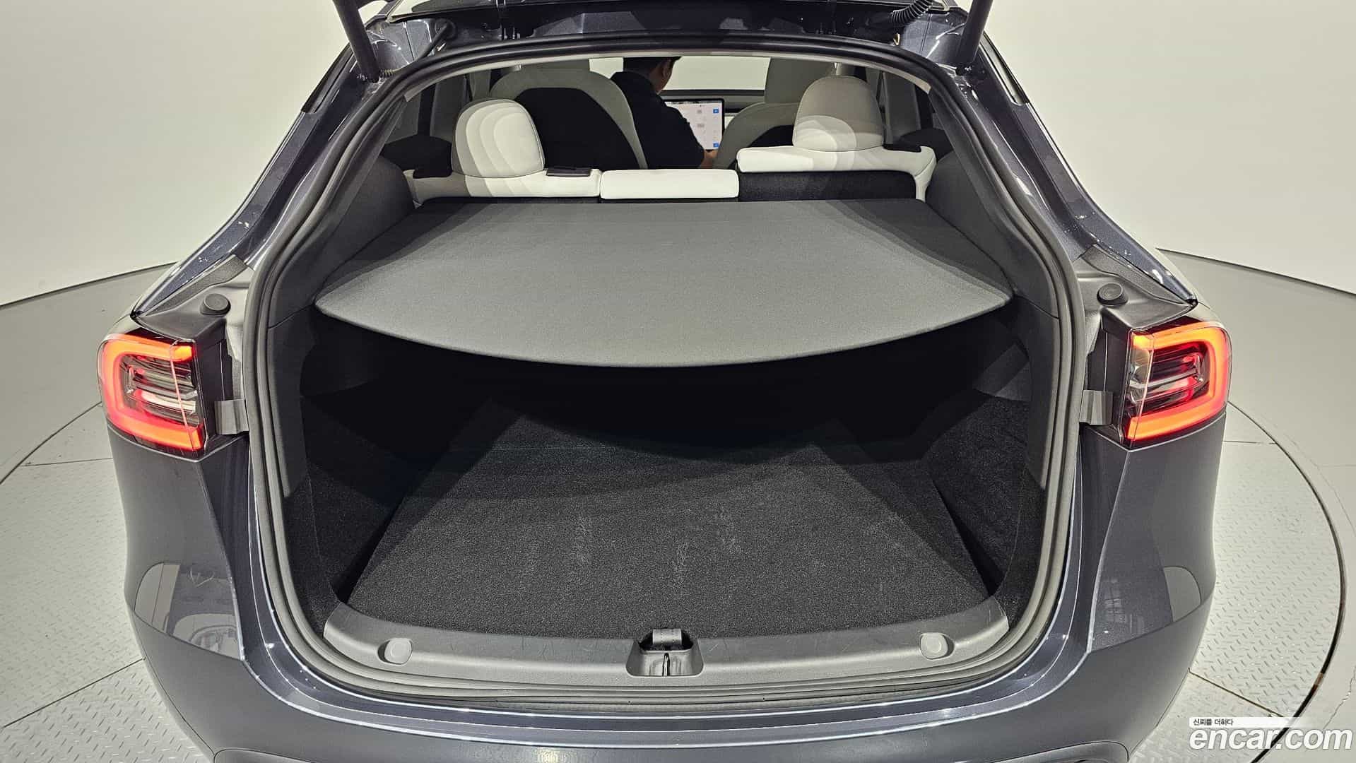 Model Y Tesla 2023.10-OPTION-047