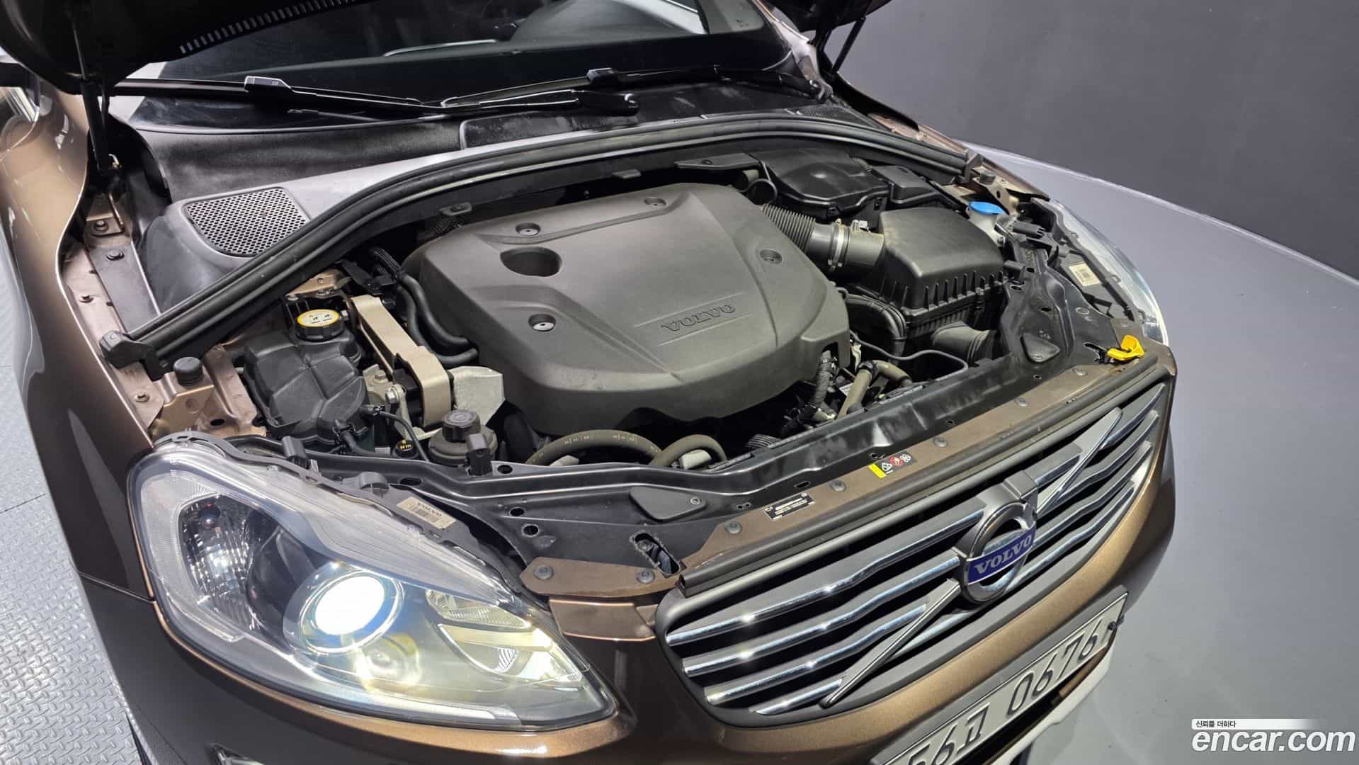 XC60 Volvo 2016.0-OUTER-006