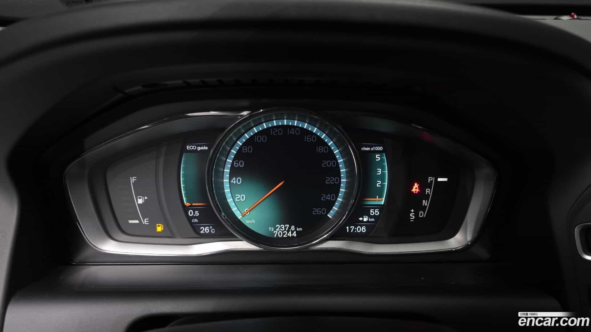 XC60 Volvo 2016.0-INNER-008