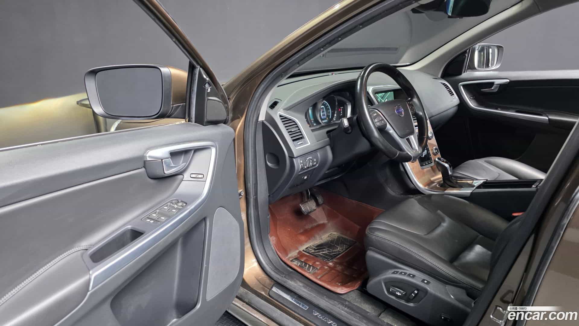 XC60 Volvo 2016.0-INNER-010