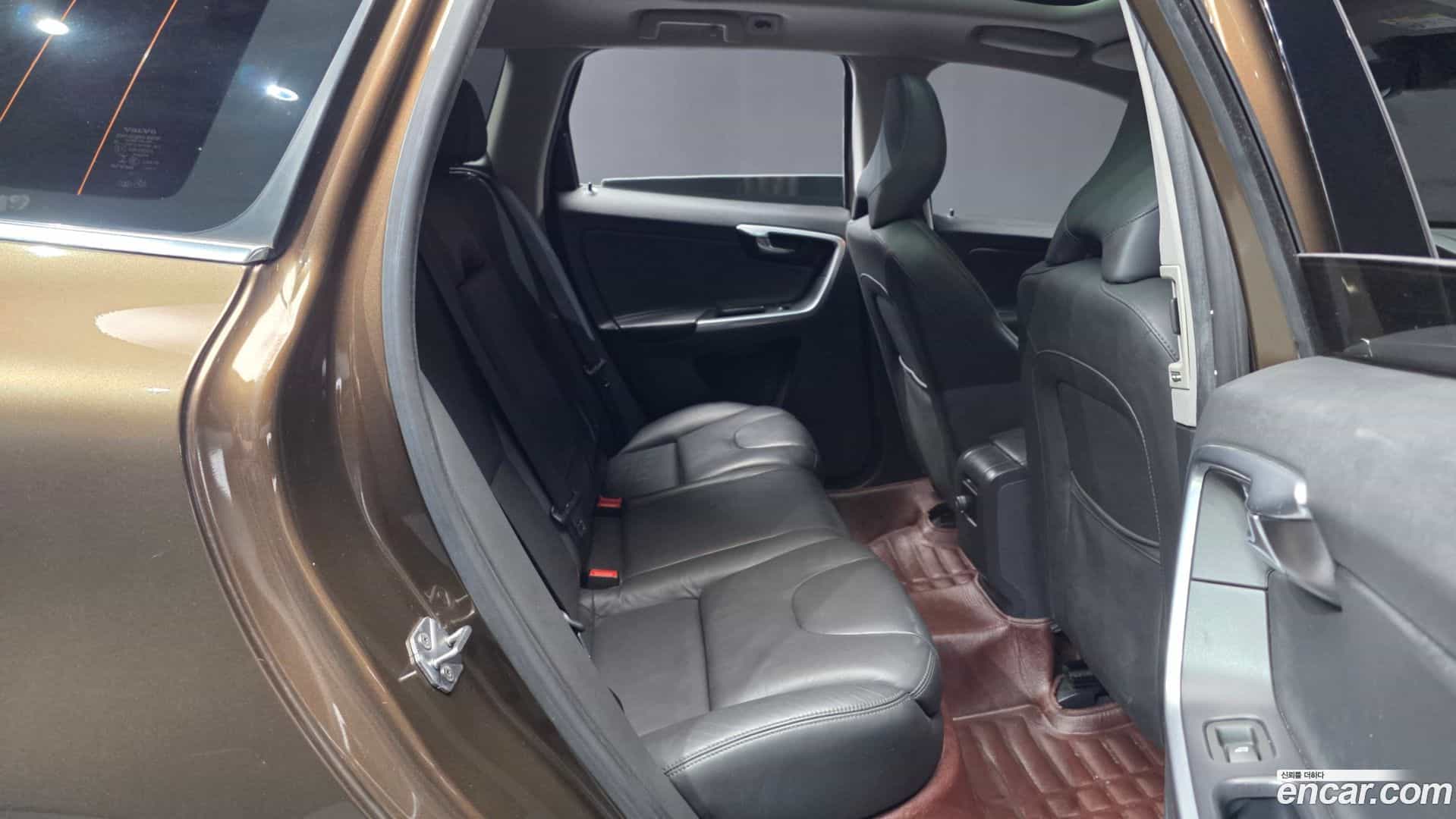 XC60 Volvo 2016.0-OPTION-016