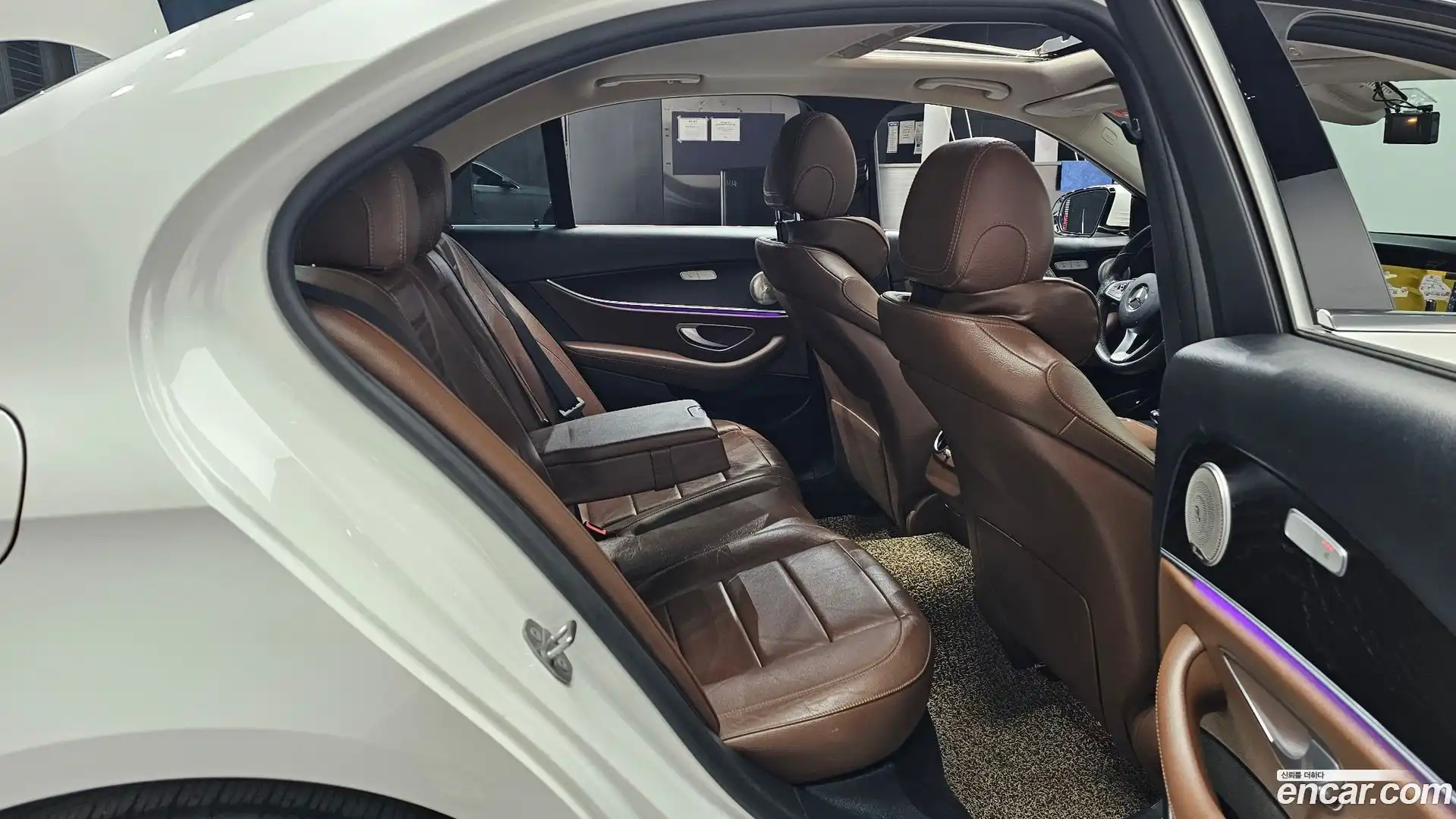E-Class Mercedes-Benz 2016.7-OPTION-015