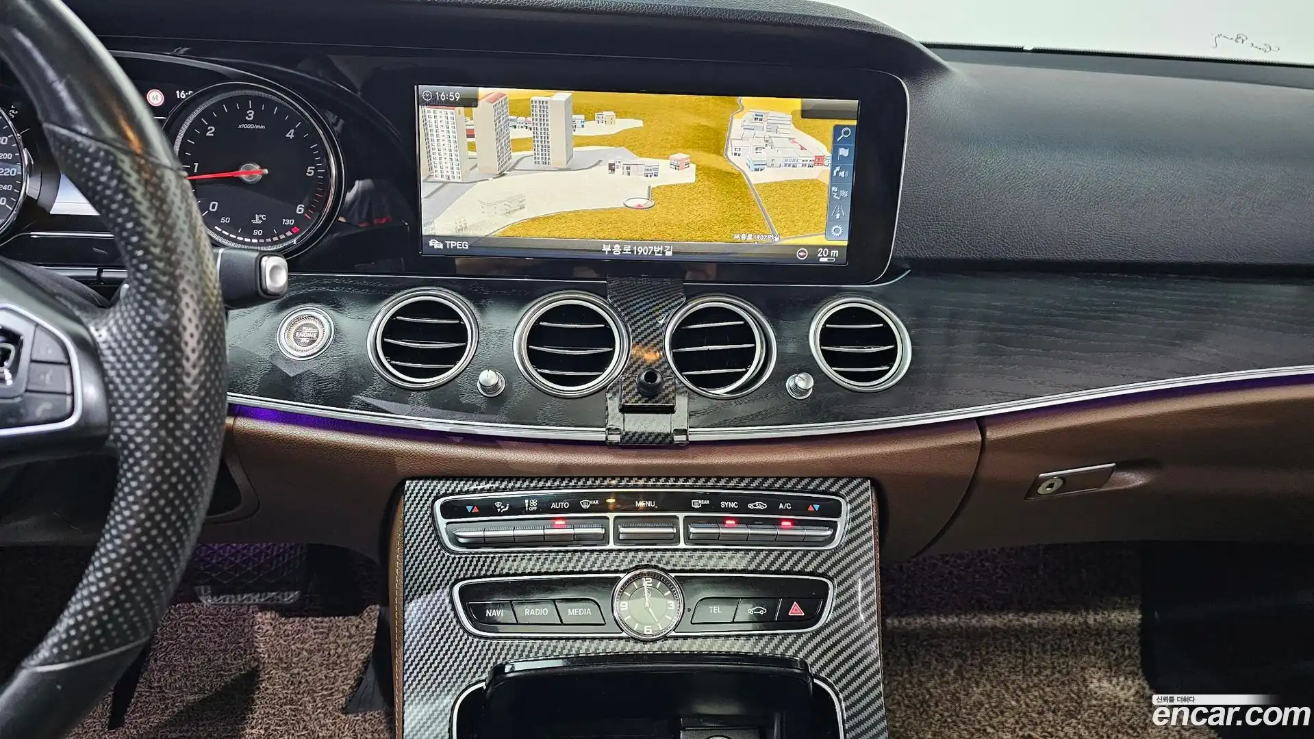 E-Class Mercedes-Benz 2016.7-OPTION-017