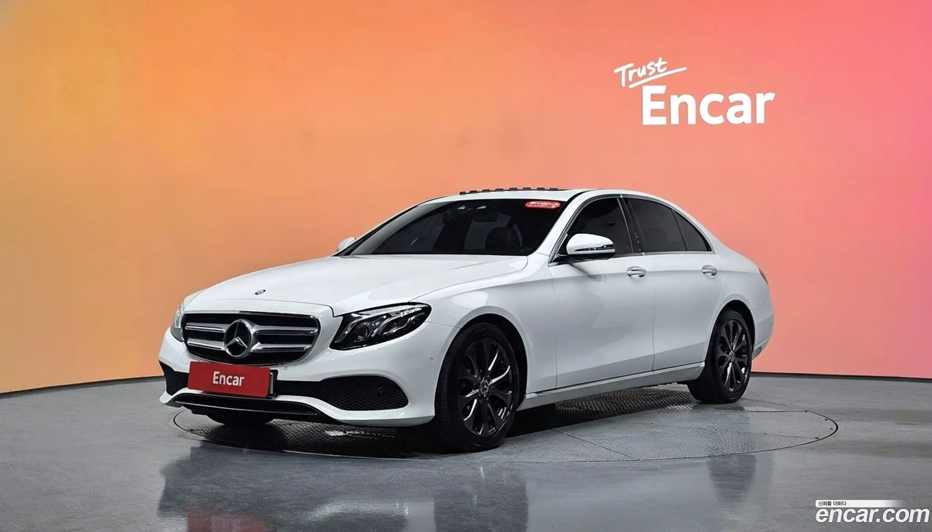 Main__Slider__Photo:E-Class Mercedes-Benz 2016.7-0
