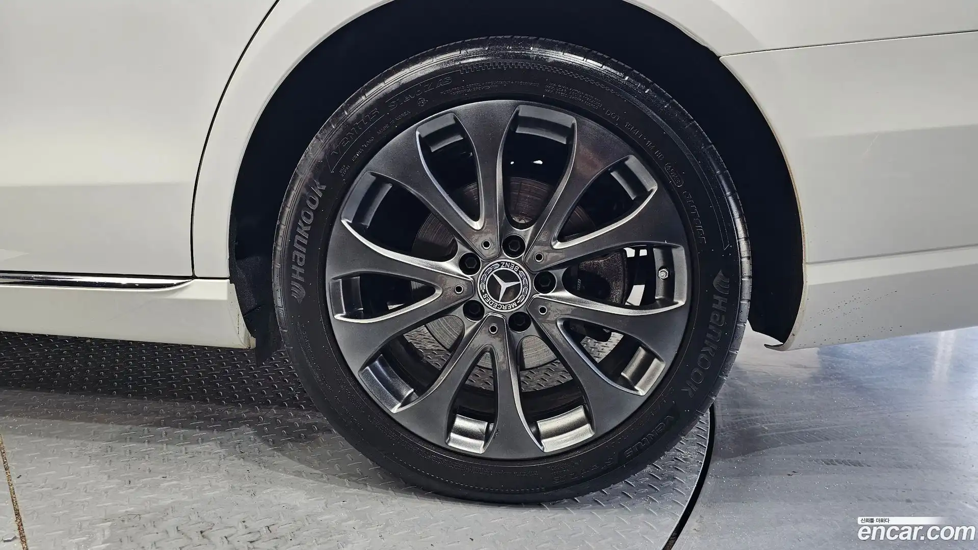 E-Class Mercedes-Benz 2016.7-OUTER-031