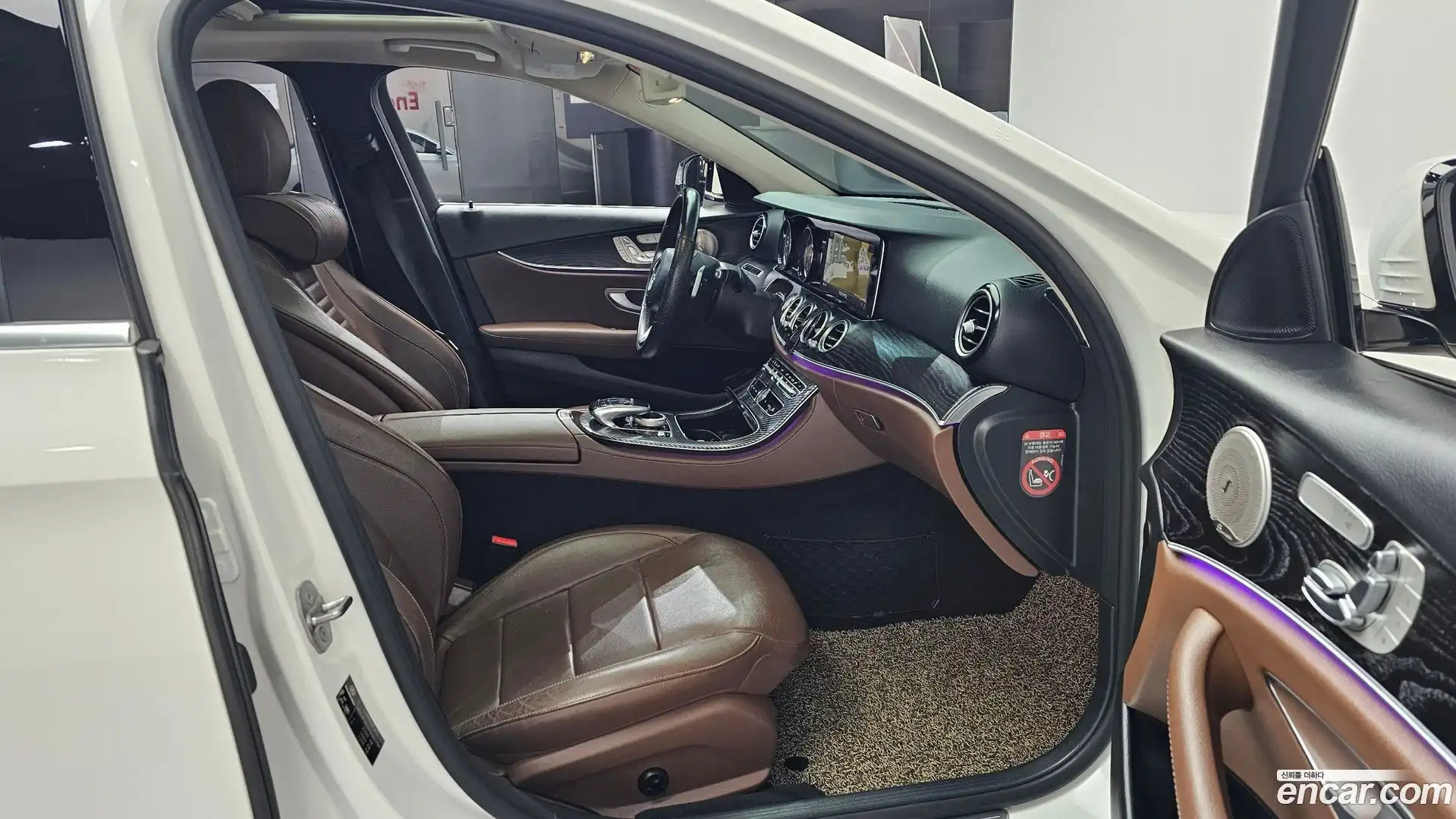 E-Class Mercedes-Benz 2016.7-INNER-036
