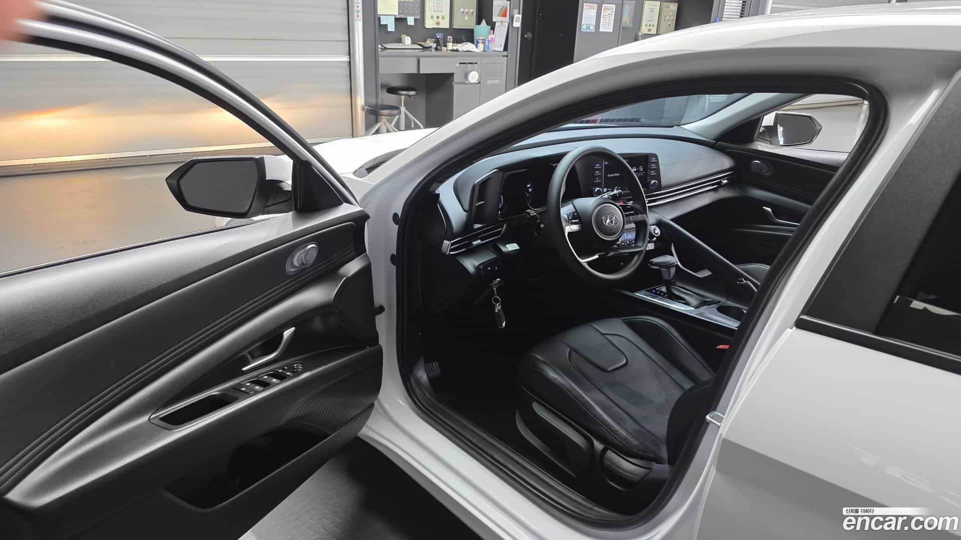 AVANTE Hyundai 2023.2-INNER-010