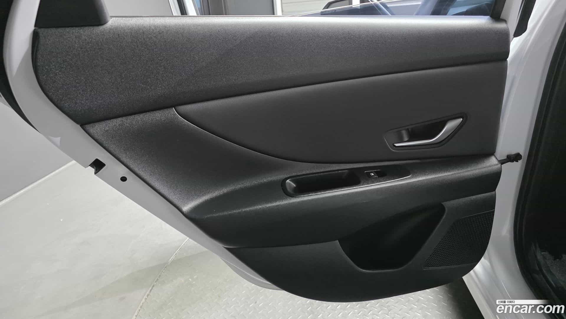 AVANTE Hyundai 2023.2-INNER-035